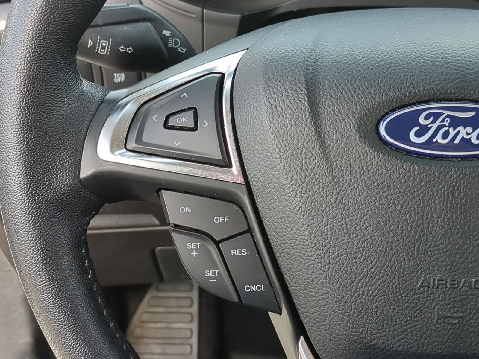 2022 Ford Edge SEL 26