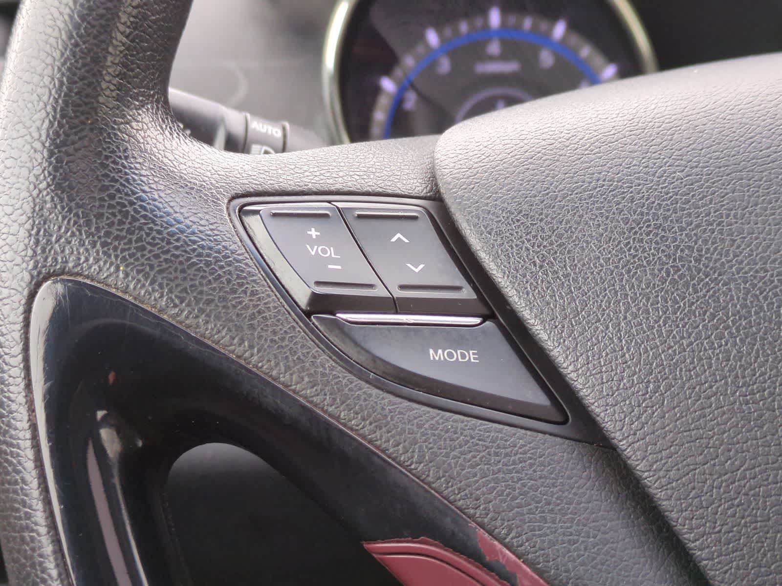 Thumbnail: 2013 Hyundai Sonata - 33