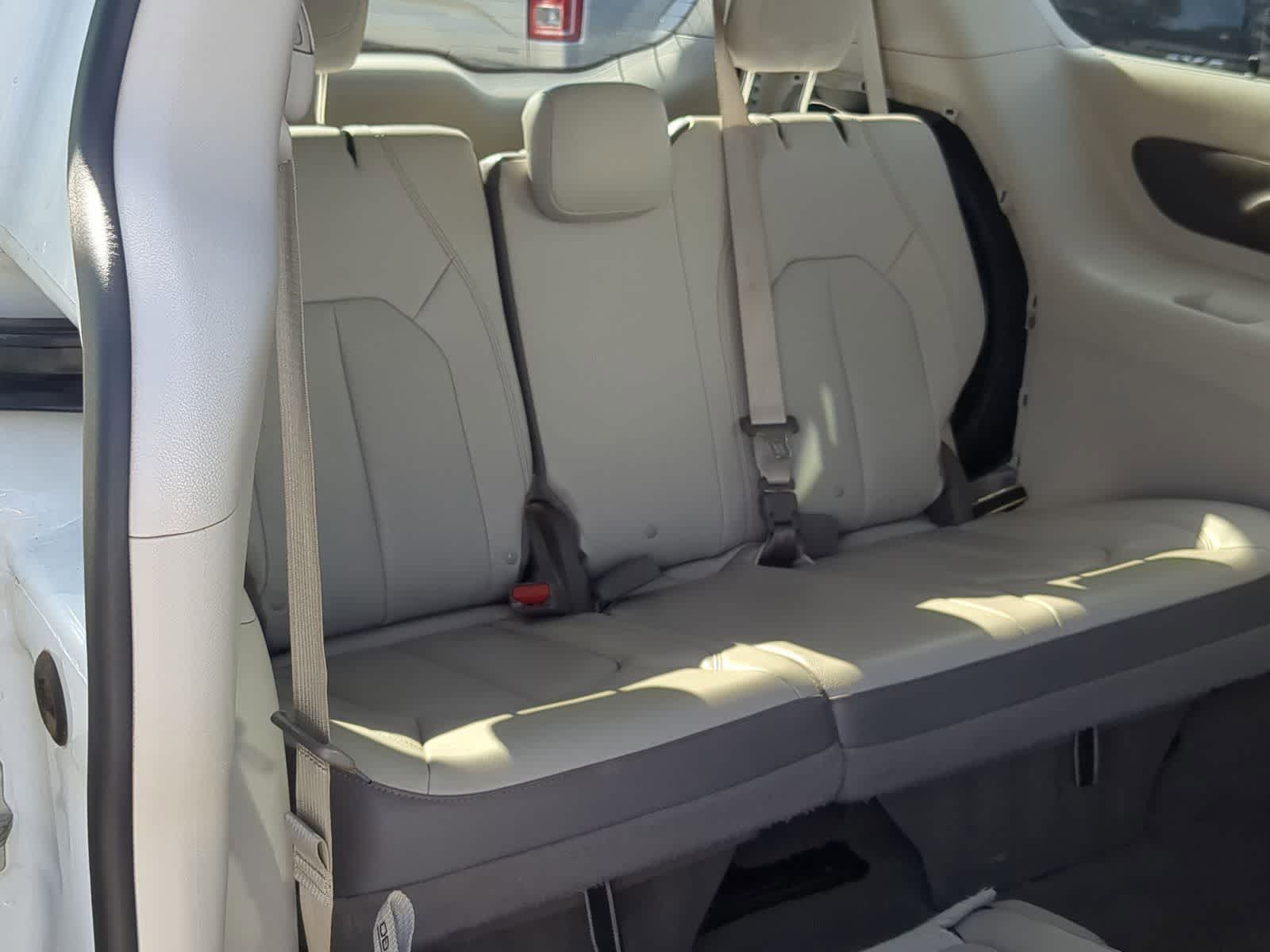 Thumbnail: 2019 Chrysler Pacifica - 25