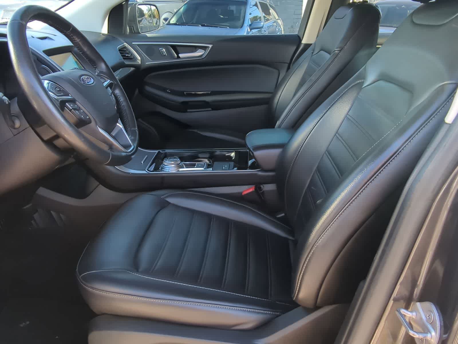 Thumbnail: 2019 Ford Edge - 17