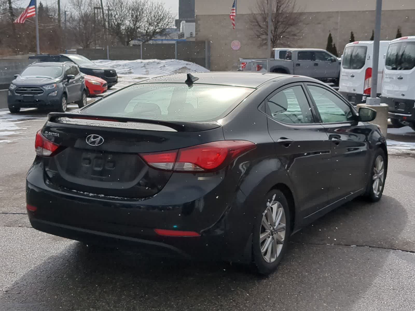 Thumbnail: 2015 Hyundai Elantra - 18