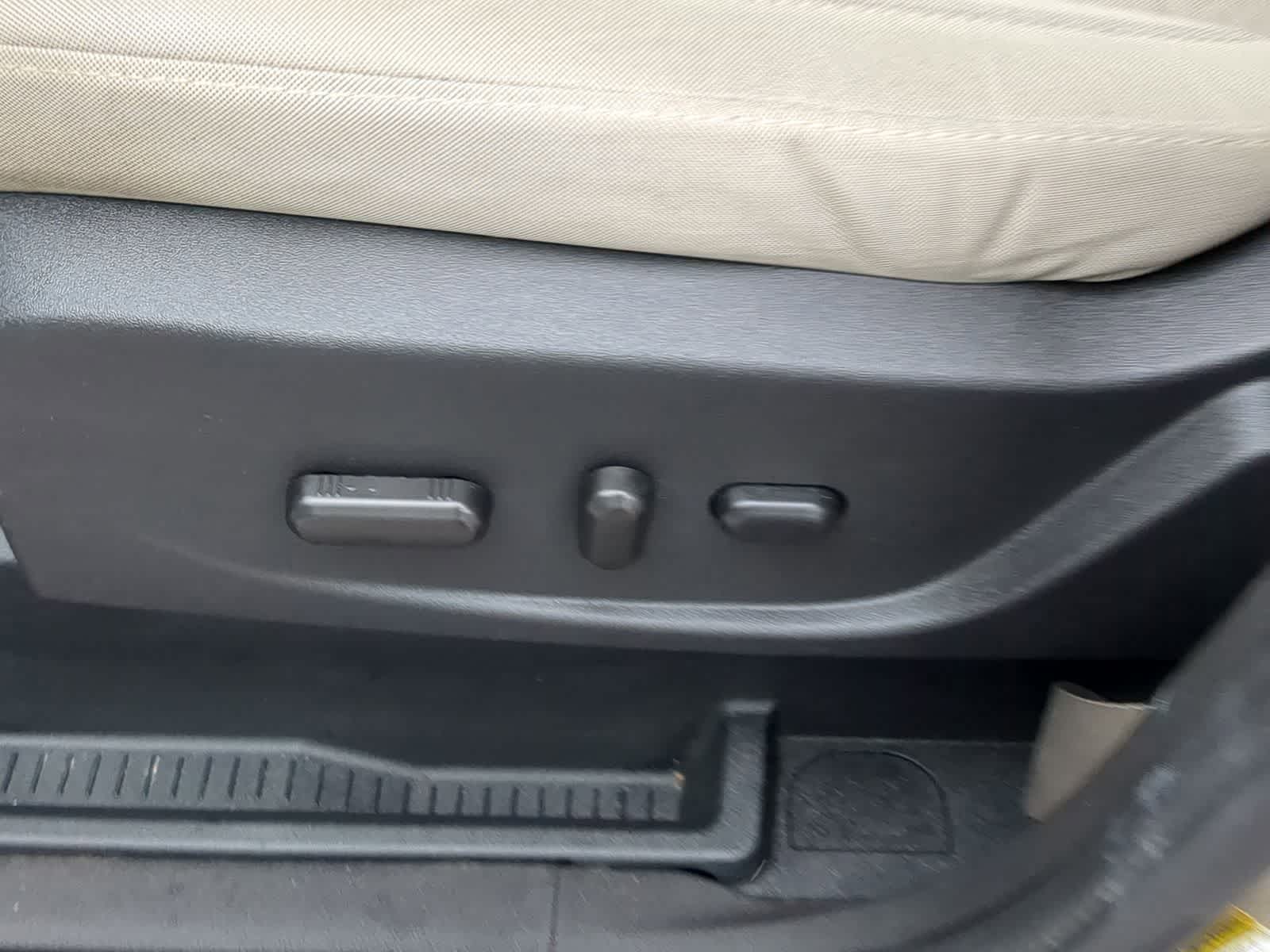 Thumbnail: 2017 Ford C-Max - 20