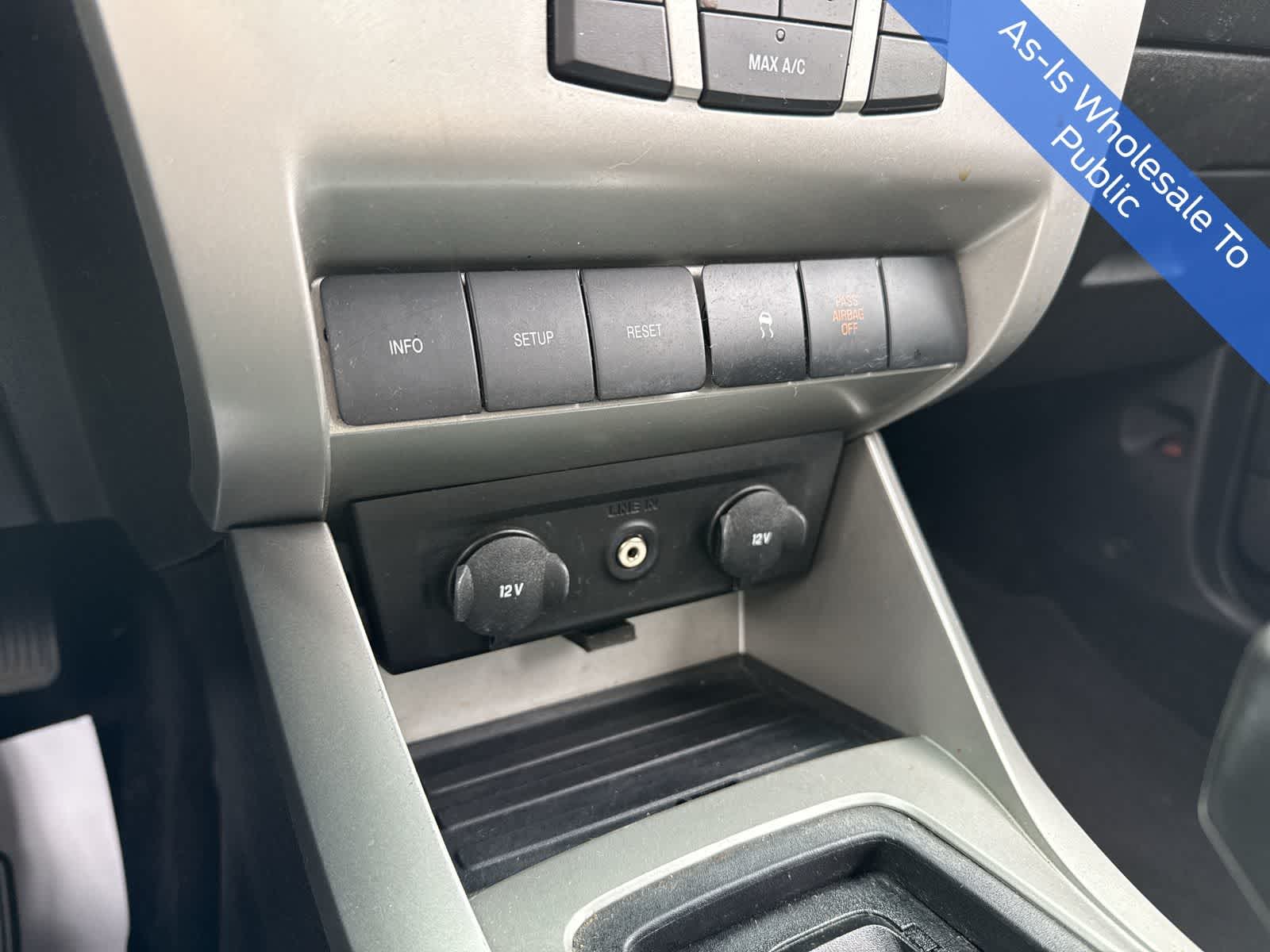 Thumbnail: 2011 Ford Focus - 28