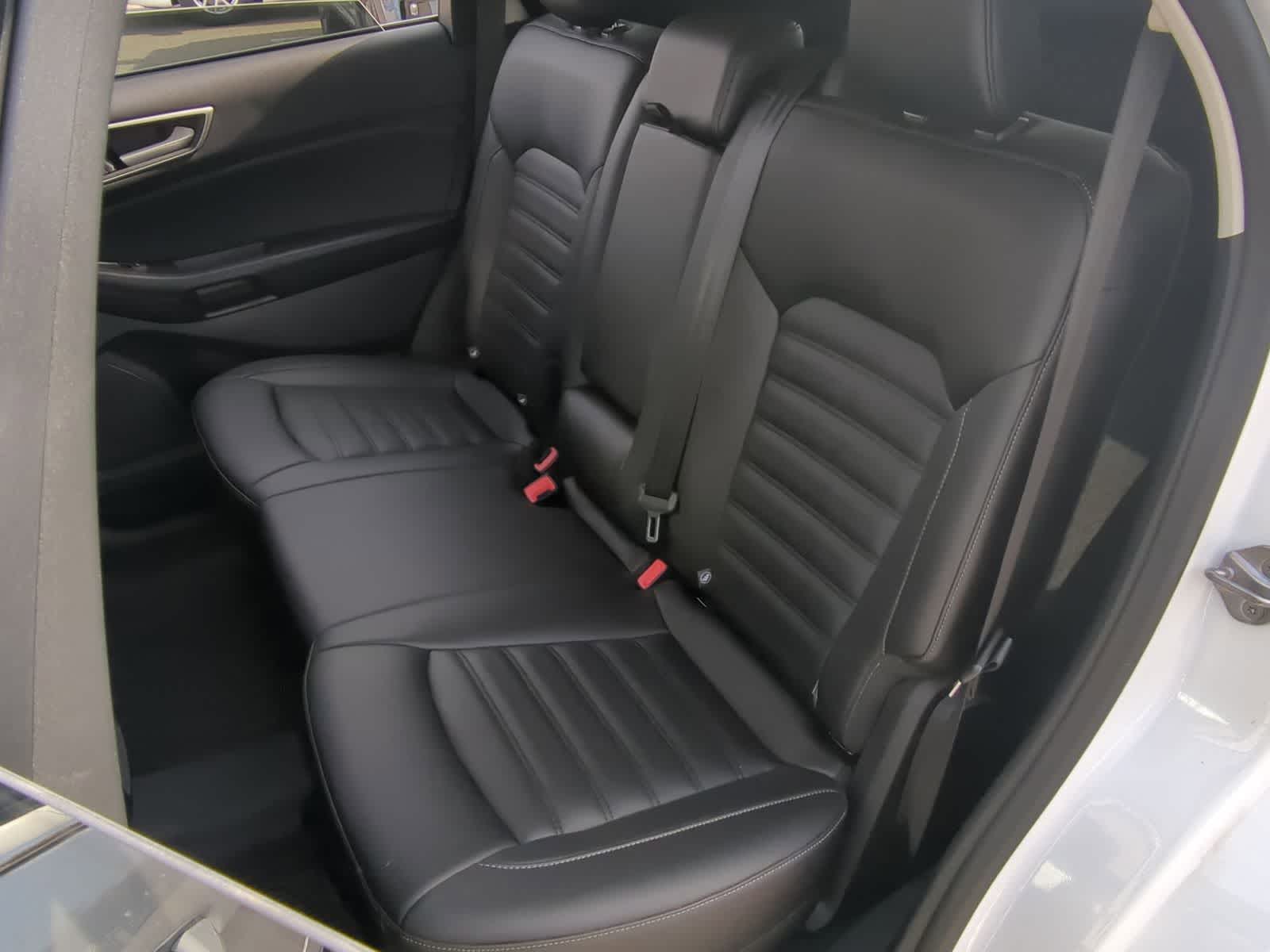 2022 Ford Edge SEL 22
