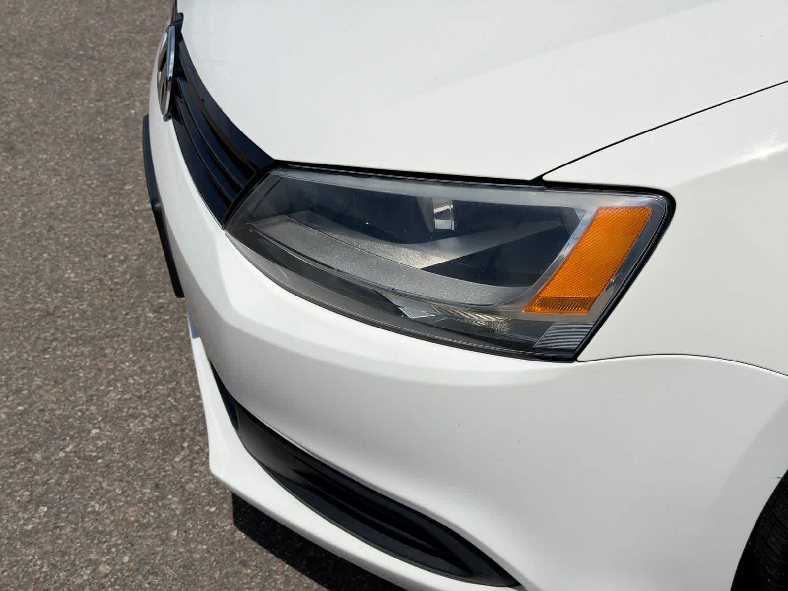 Thumbnail: 2011 Volkswagen Jetta - 12