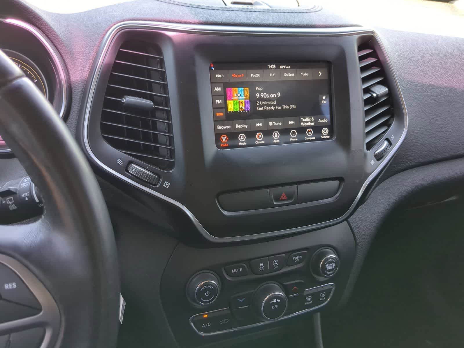 Thumbnail: 2019 Jeep Cherokee - 29