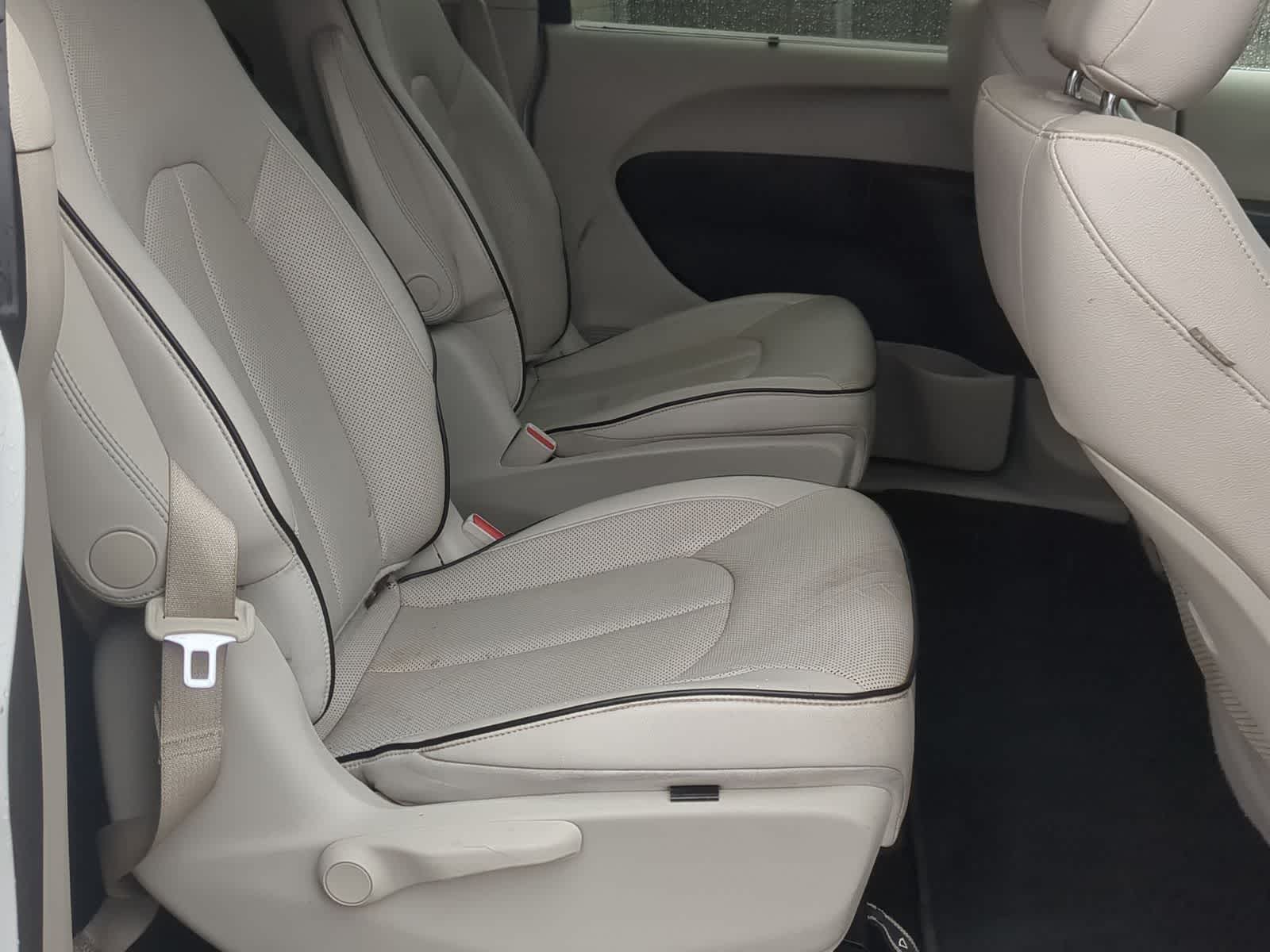 Thumbnail: 2021 Chrysler Pacifica - 27