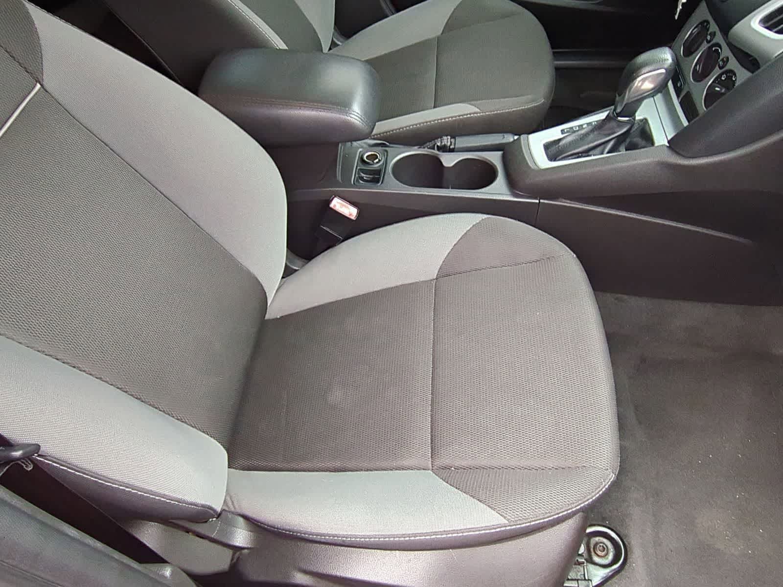 Thumbnail: 2012 Ford Focus - 23