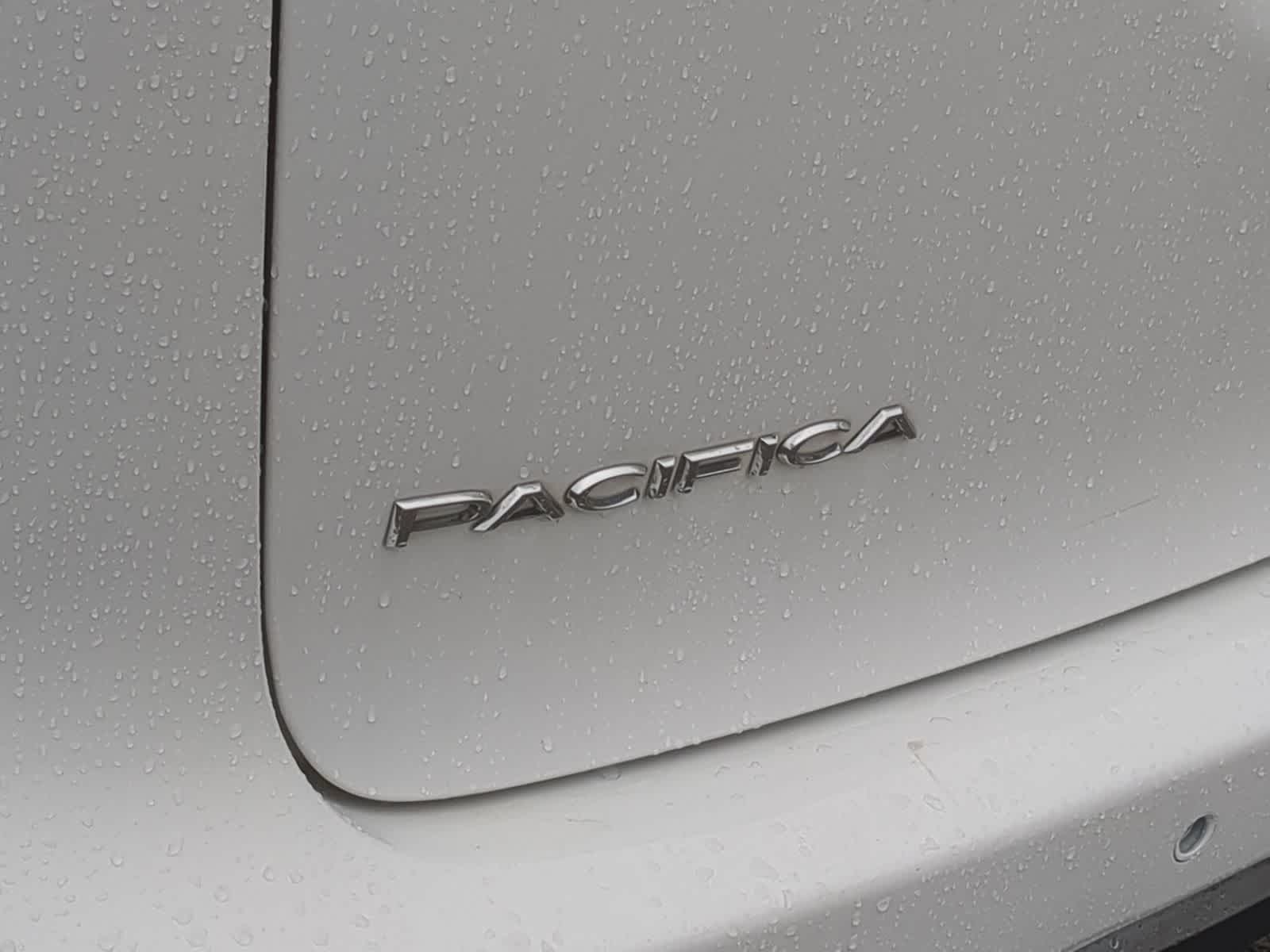 Thumbnail: 2021 Chrysler Pacifica - 18