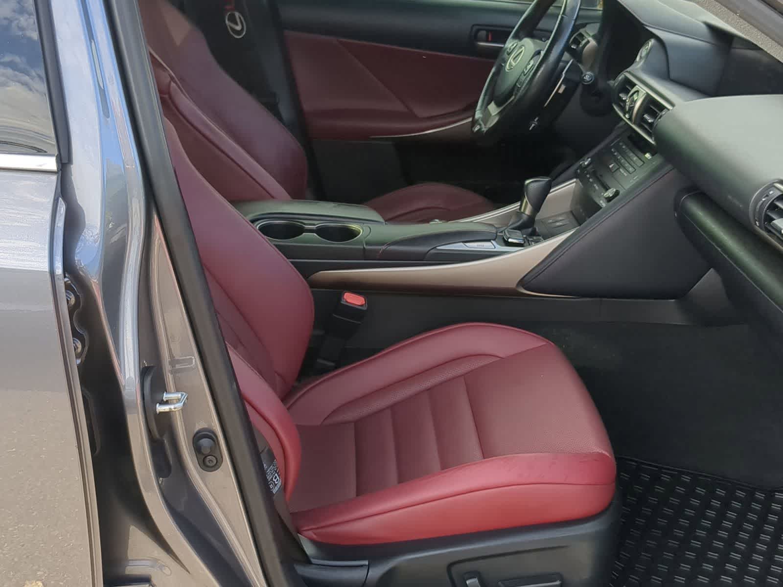 Thumbnail: 2019 Lexus IS - 27