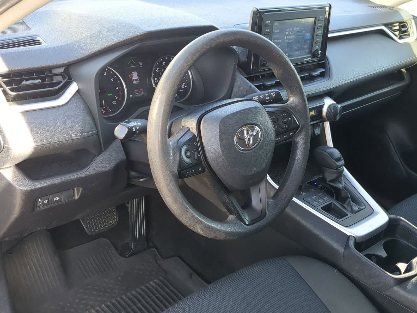 Thumbnail: 2020 Toyota RAV4 - 10