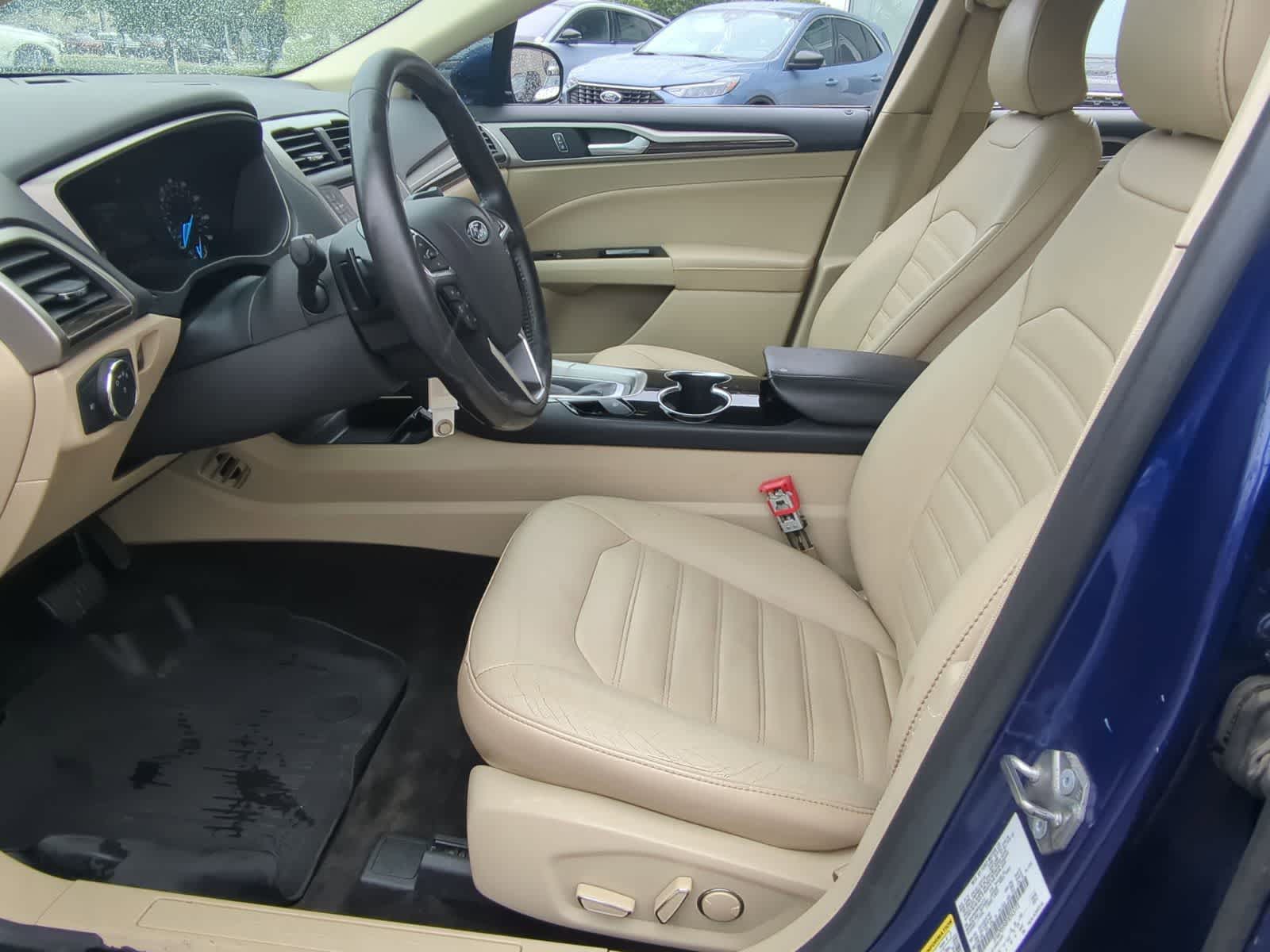 Thumbnail: 2015 Ford Fusion - 21