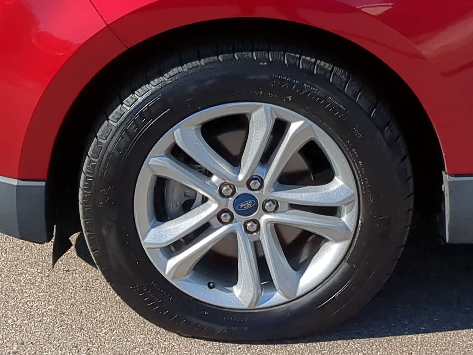 Thumbnail: 2019 Ford Edge - 19