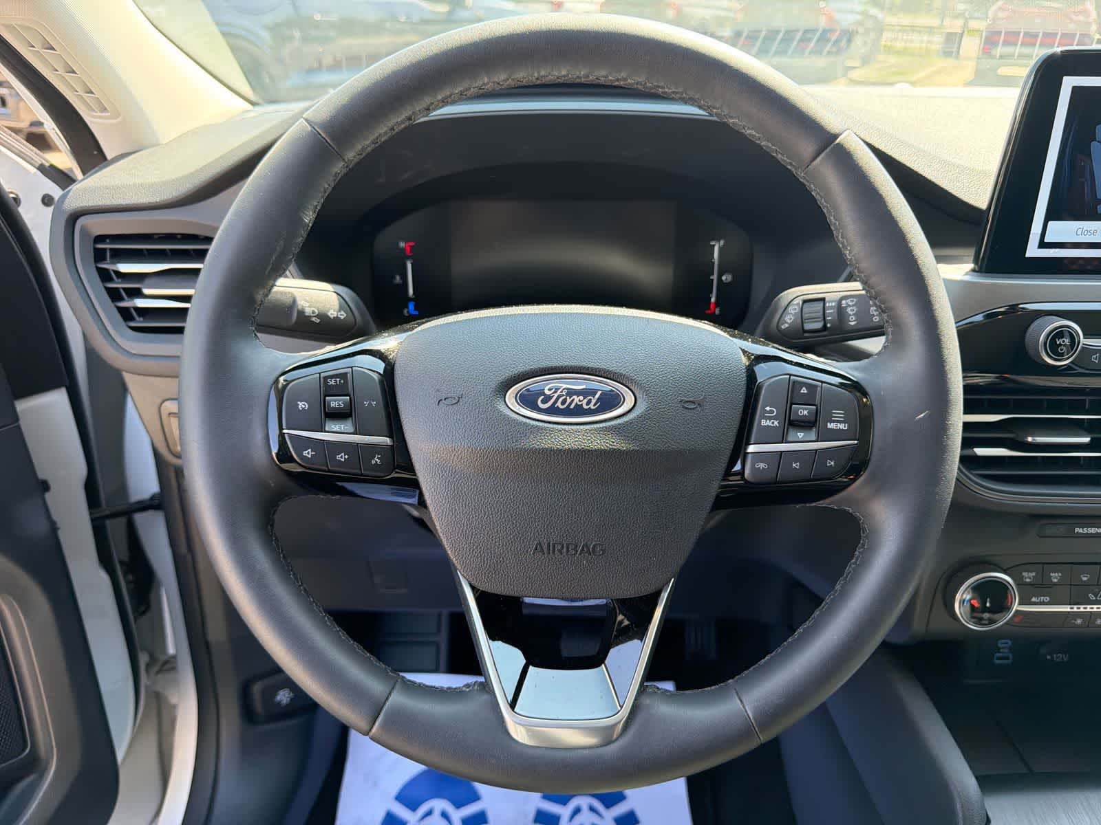 Thumbnail: 2023 Ford Escape - 28