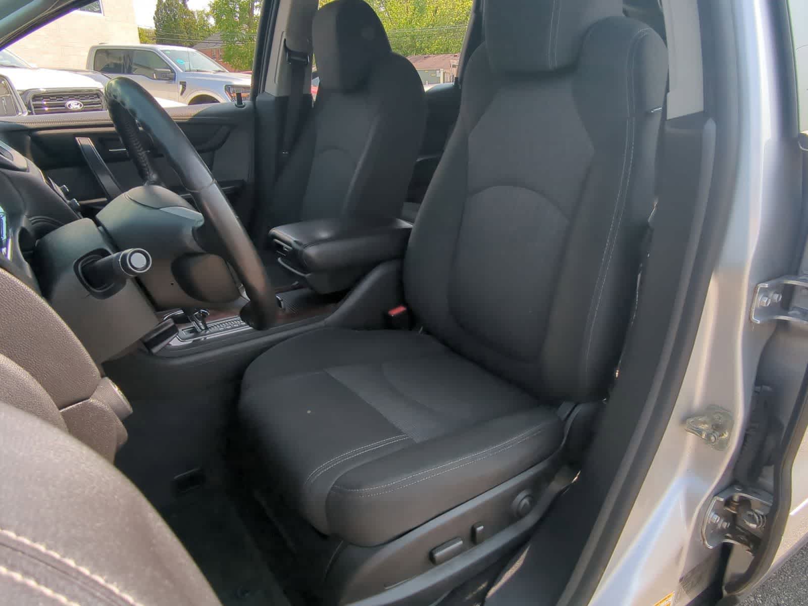 Thumbnail: 2014 Chevrolet Traverse - 22