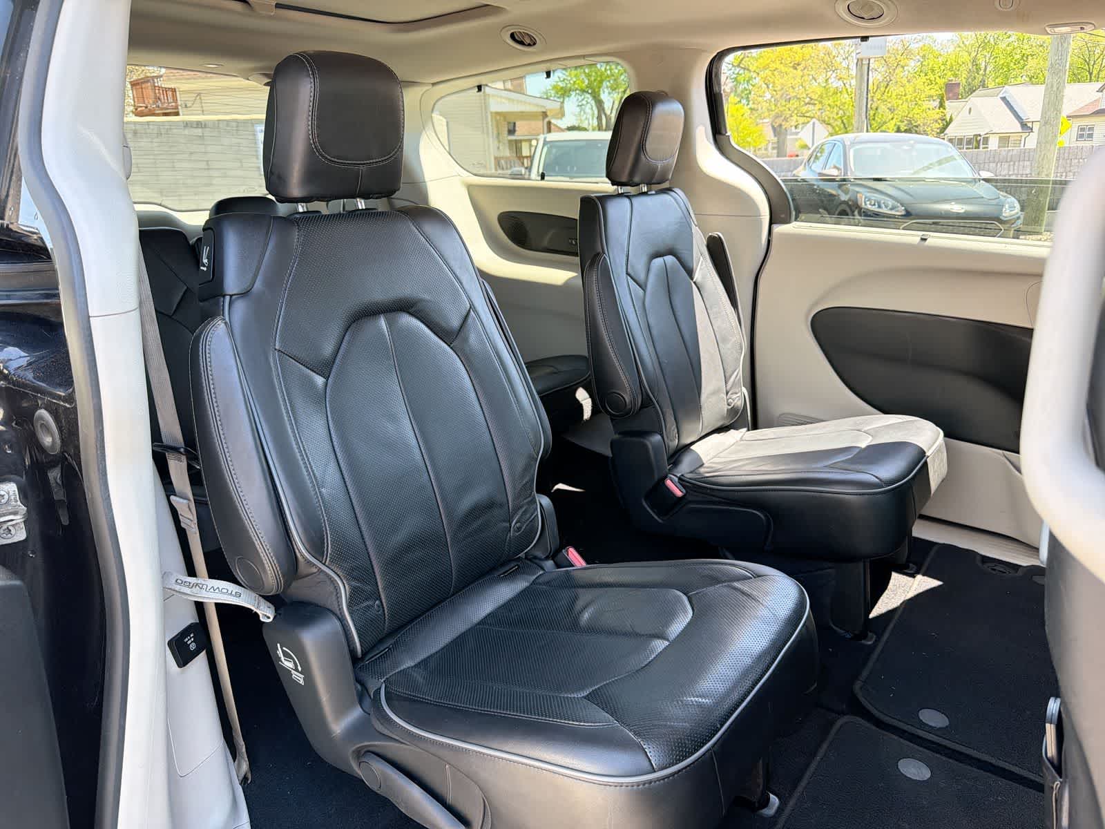 Thumbnail: 2018 Chrysler Pacifica - 21