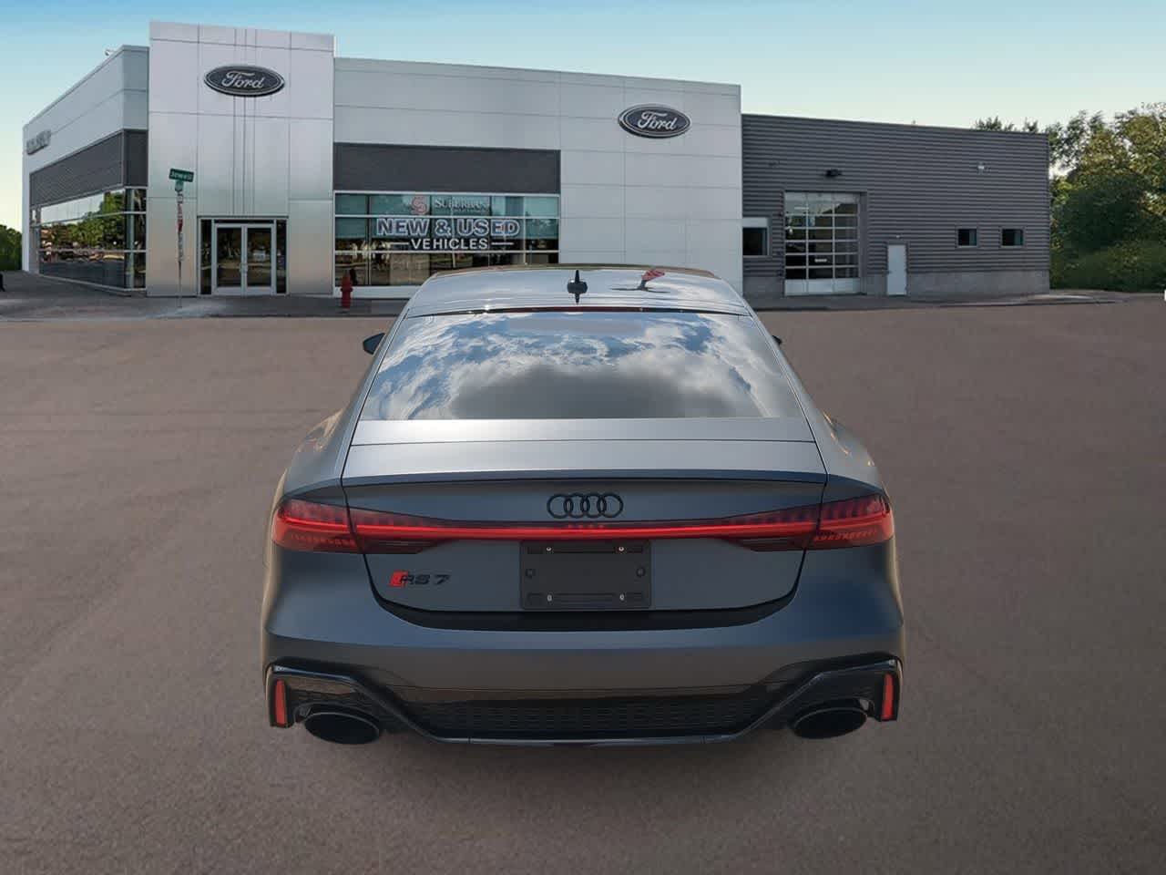 Thumbnail: 2022 Audi RS 7 - 10