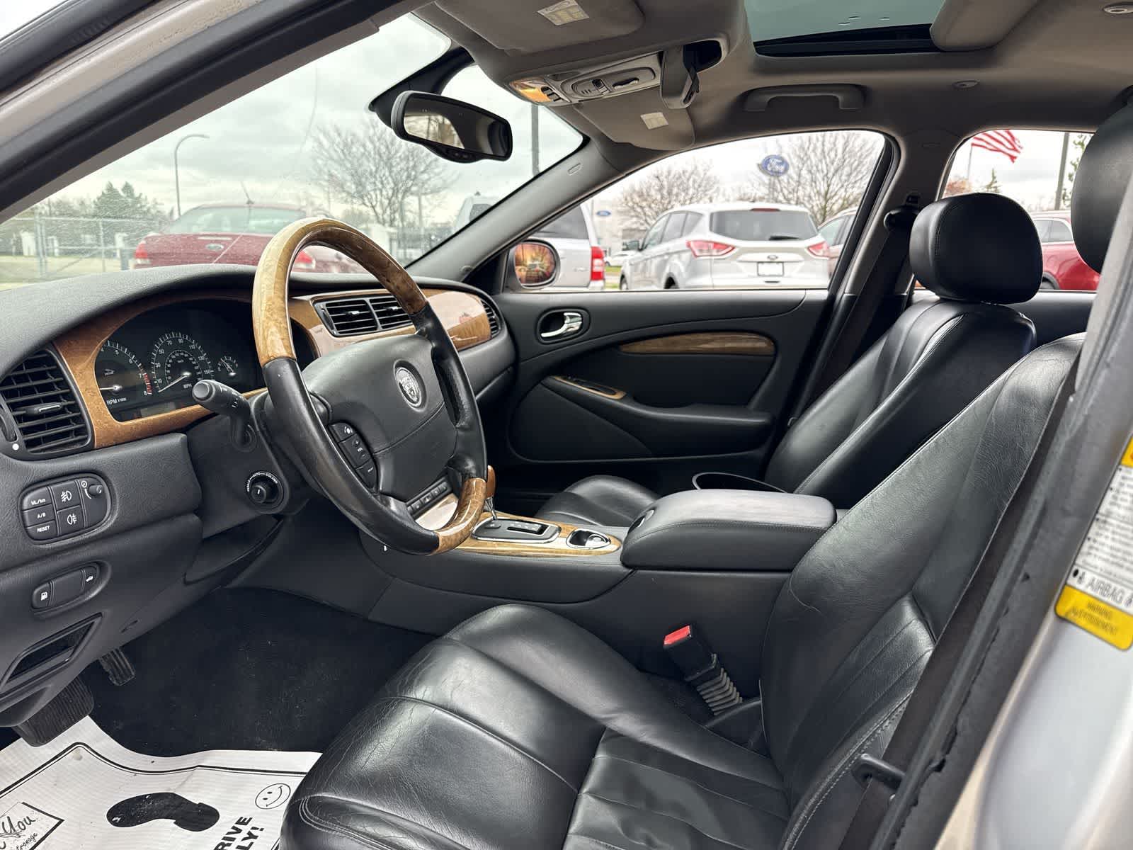 Thumbnail: 2003 Jaguar S-Type - 10