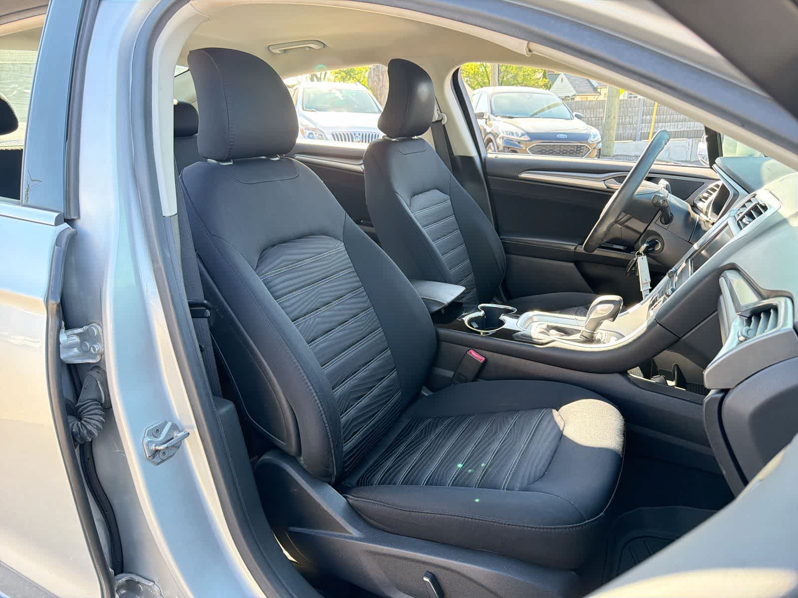 Thumbnail: 2016 Ford Fusion - 22