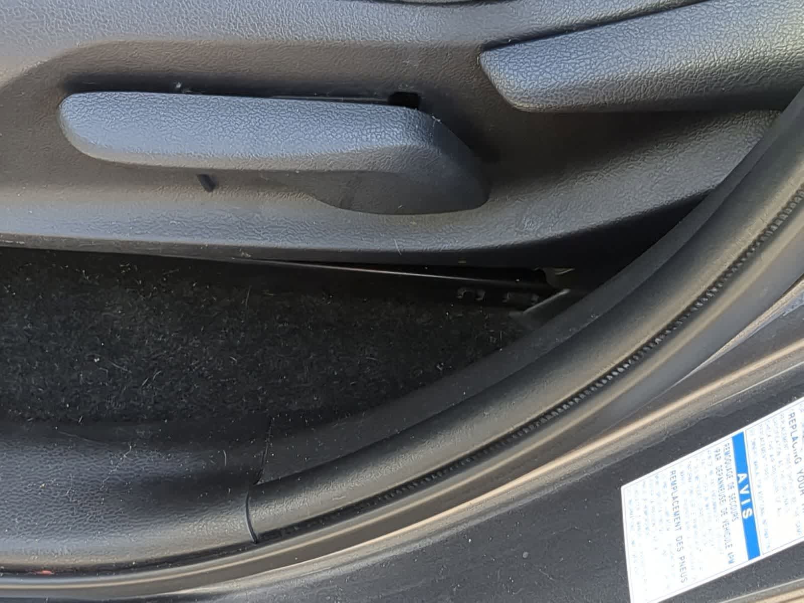 Thumbnail: 2020 Toyota RAV4 - 17