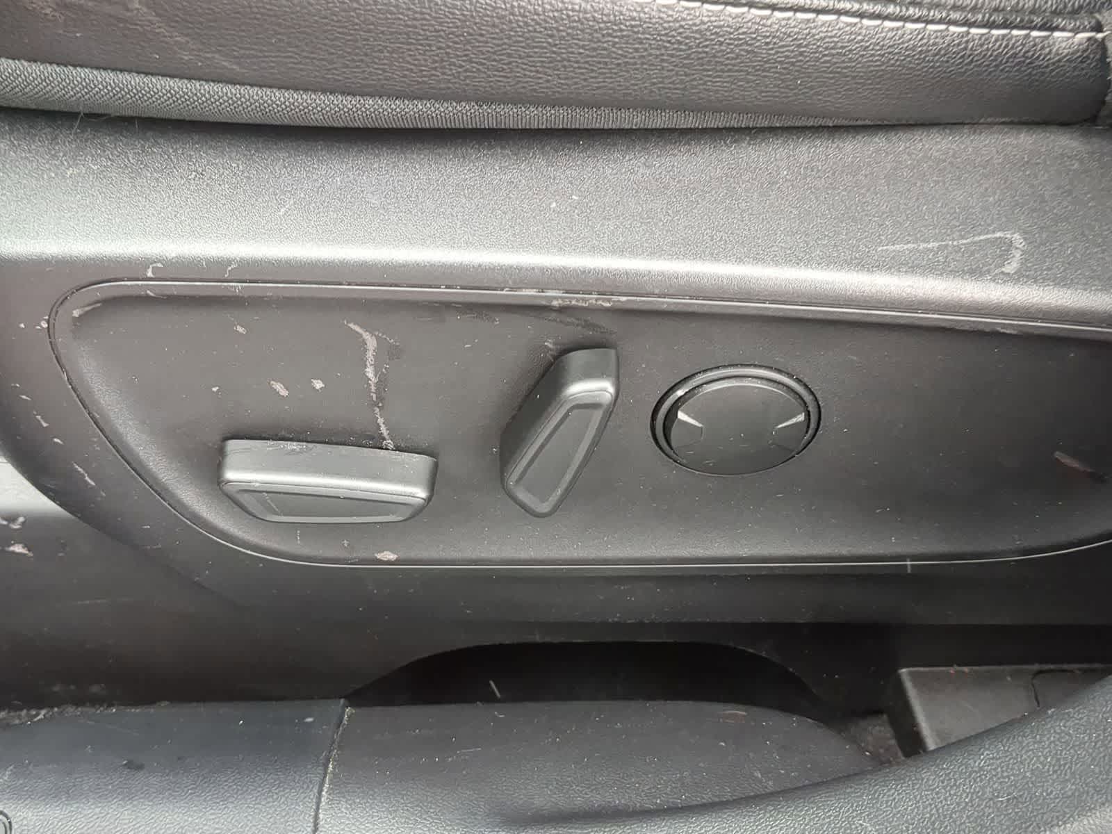 Thumbnail: 2022 Ford Escape - 21