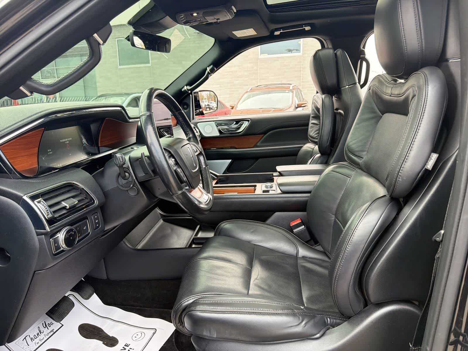 Thumbnail: 2019 Lincoln Navigator L - 14