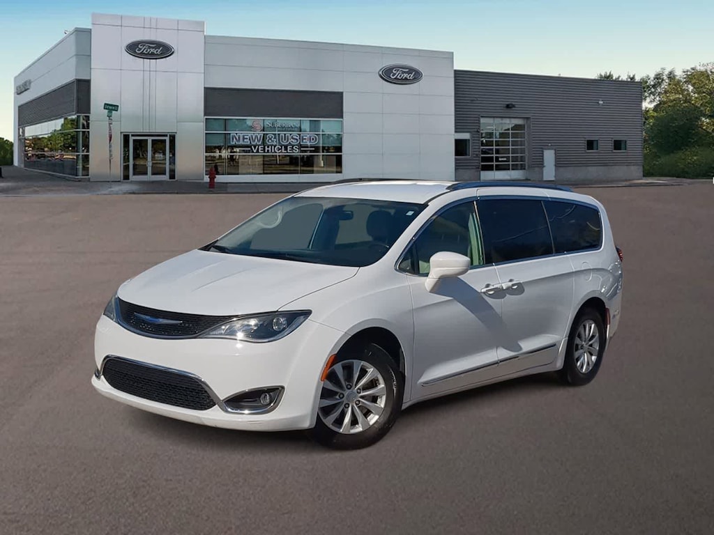 Used 2019 Chrysler Pacifica Touring L Van