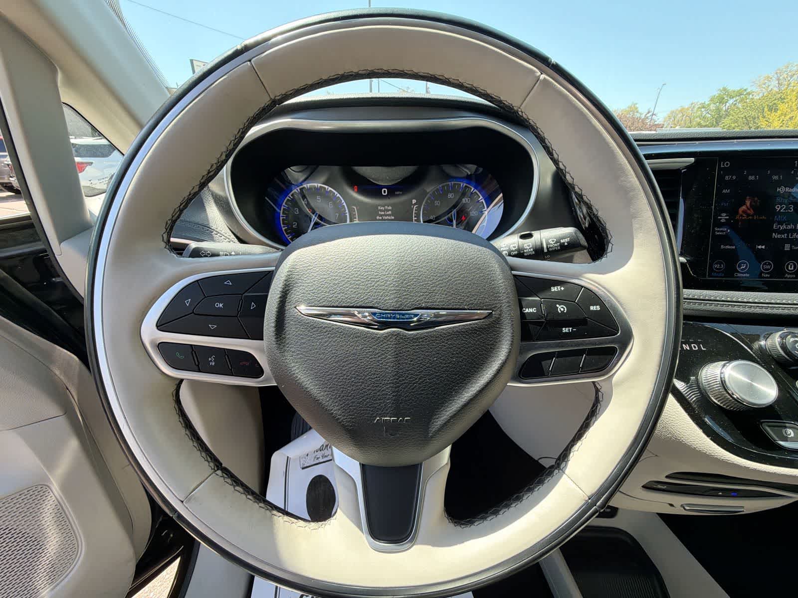 Thumbnail: 2018 Chrysler Pacifica - 23