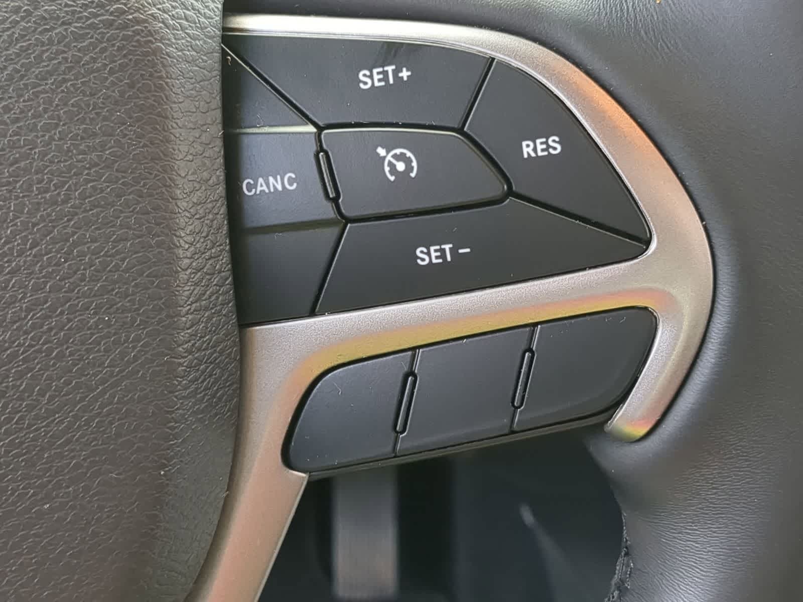 Thumbnail: 2019 Jeep Grand Cherokee - 30