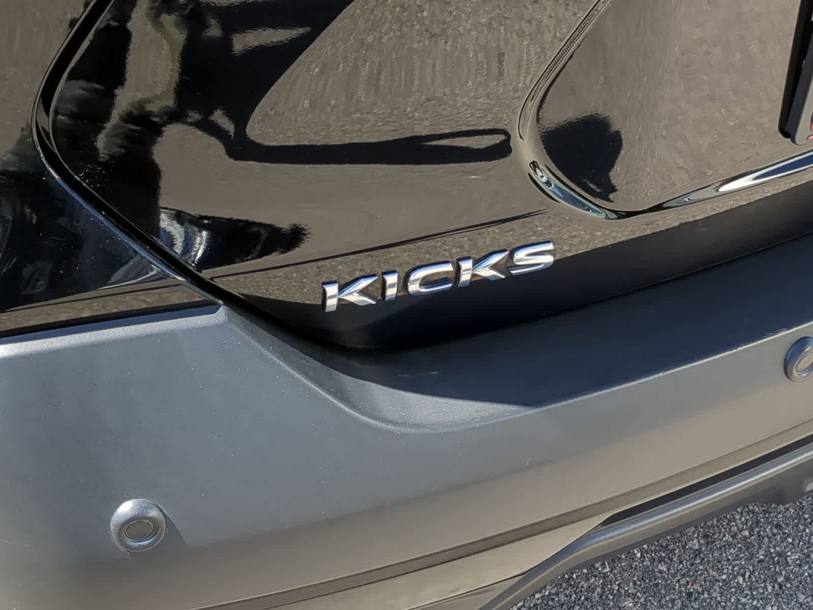 2020 Nissan Kicks SR 15
