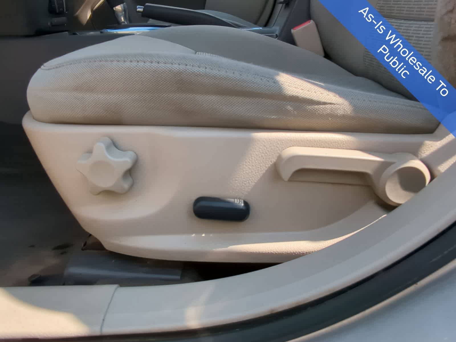 Thumbnail: 2010 Ford Fusion - 17