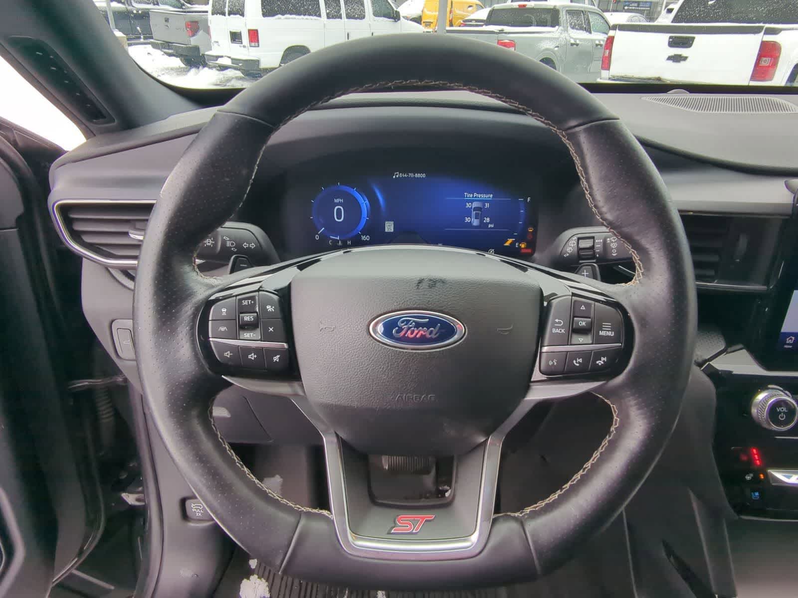 Thumbnail: 2022 Ford Explorer - 31