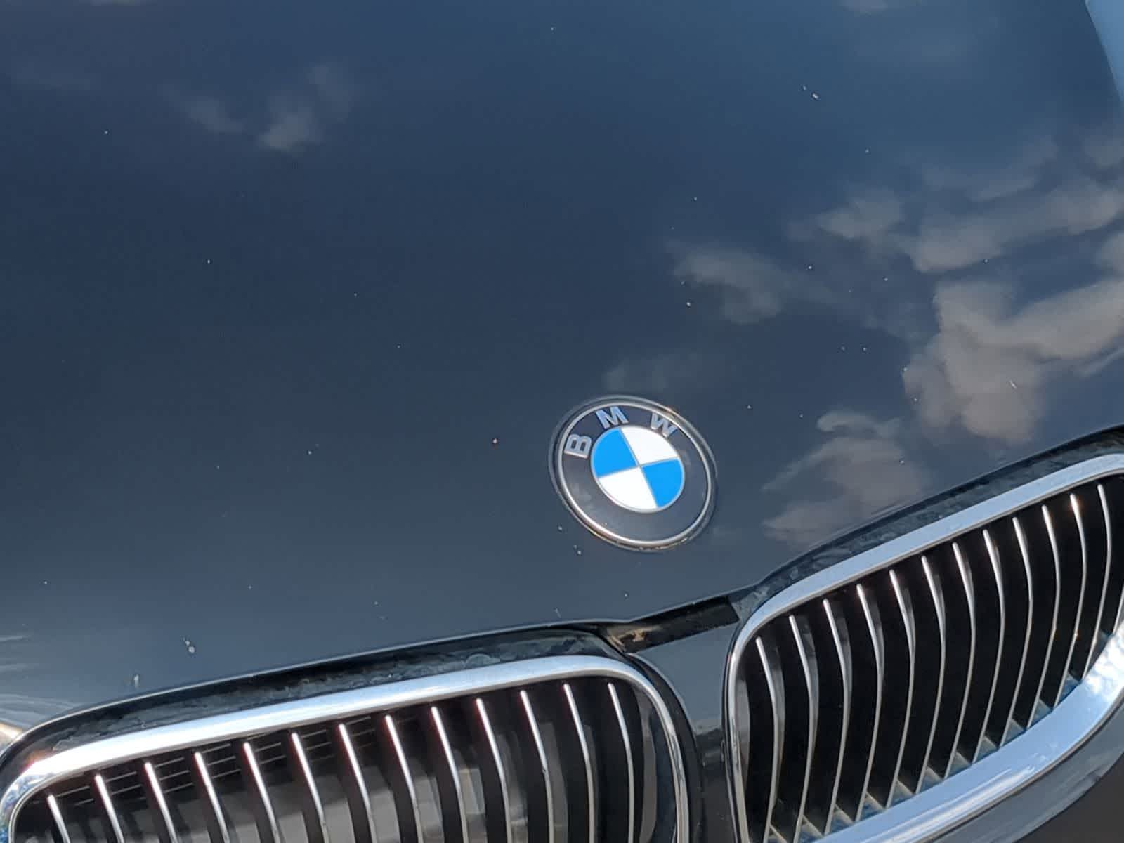 Thumbnail: 2011 BMW 3 Series - 14