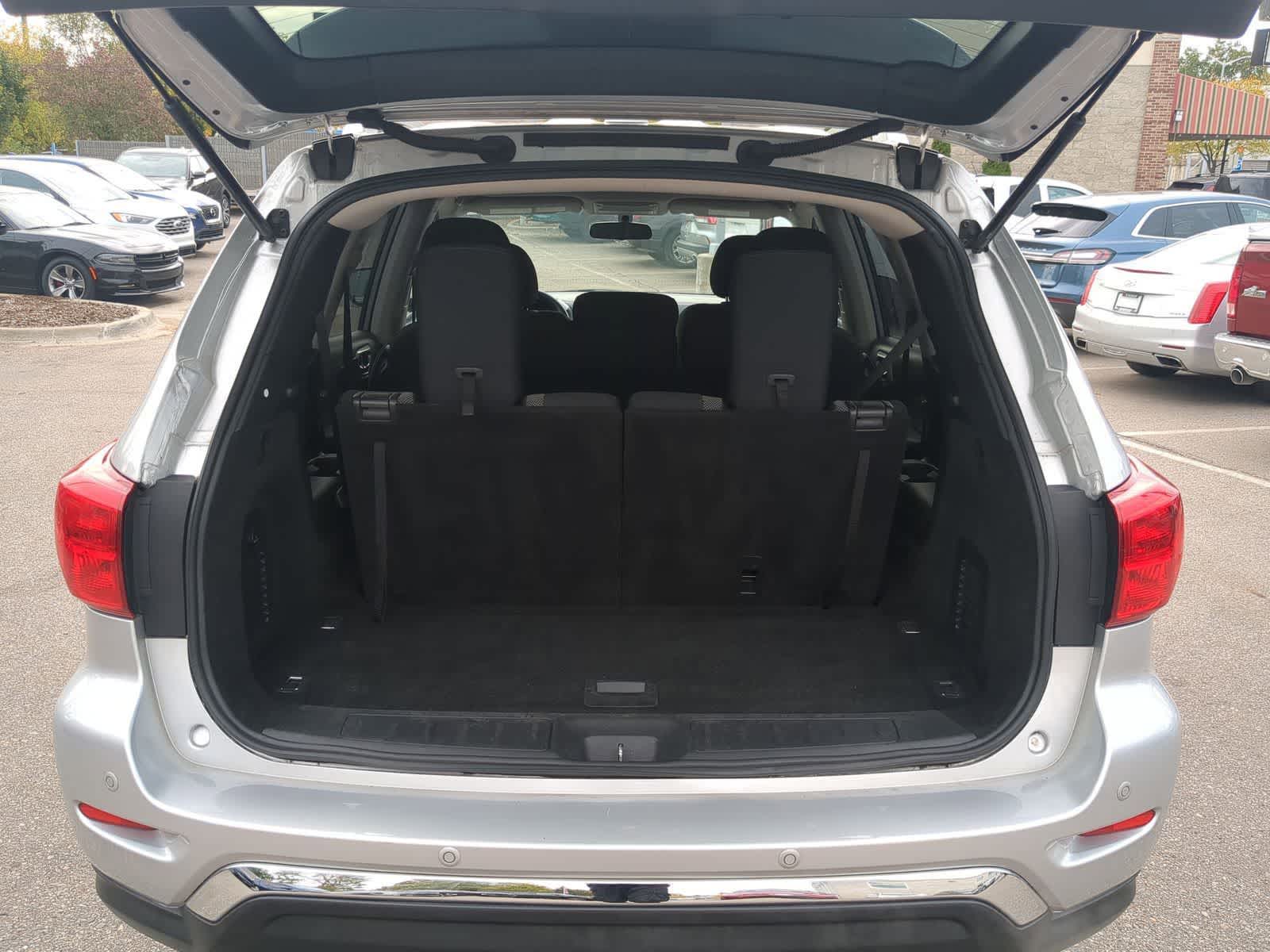 Thumbnail: 2019 Nissan Pathfinder - 32