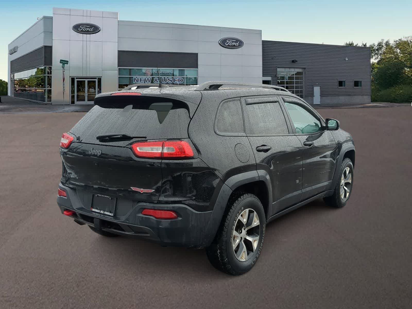 Thumbnail: 2018 Jeep Cherokee - 11
