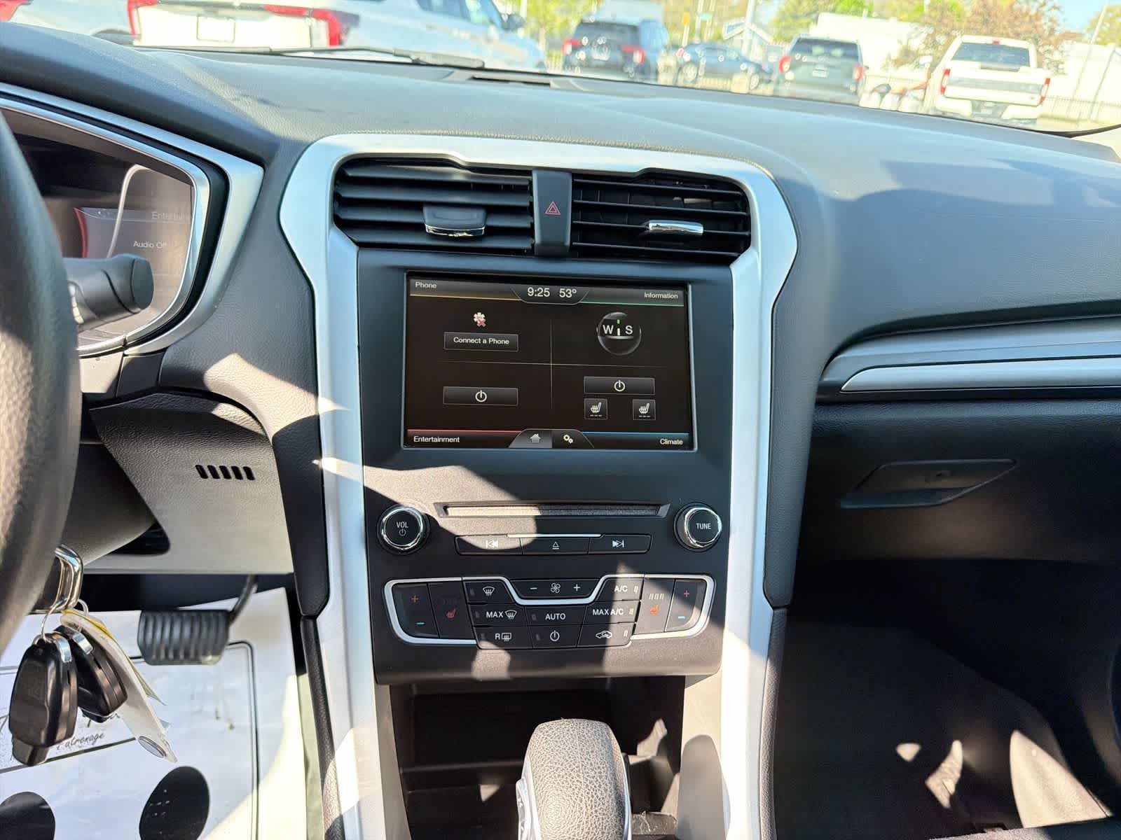Thumbnail: 2016 Ford Fusion - 28