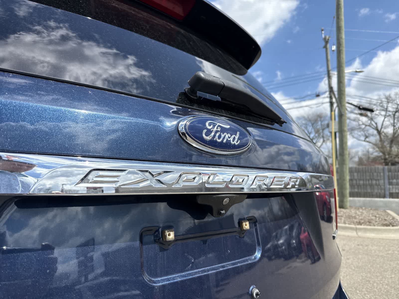 Thumbnail: 2017 Ford Explorer - 18