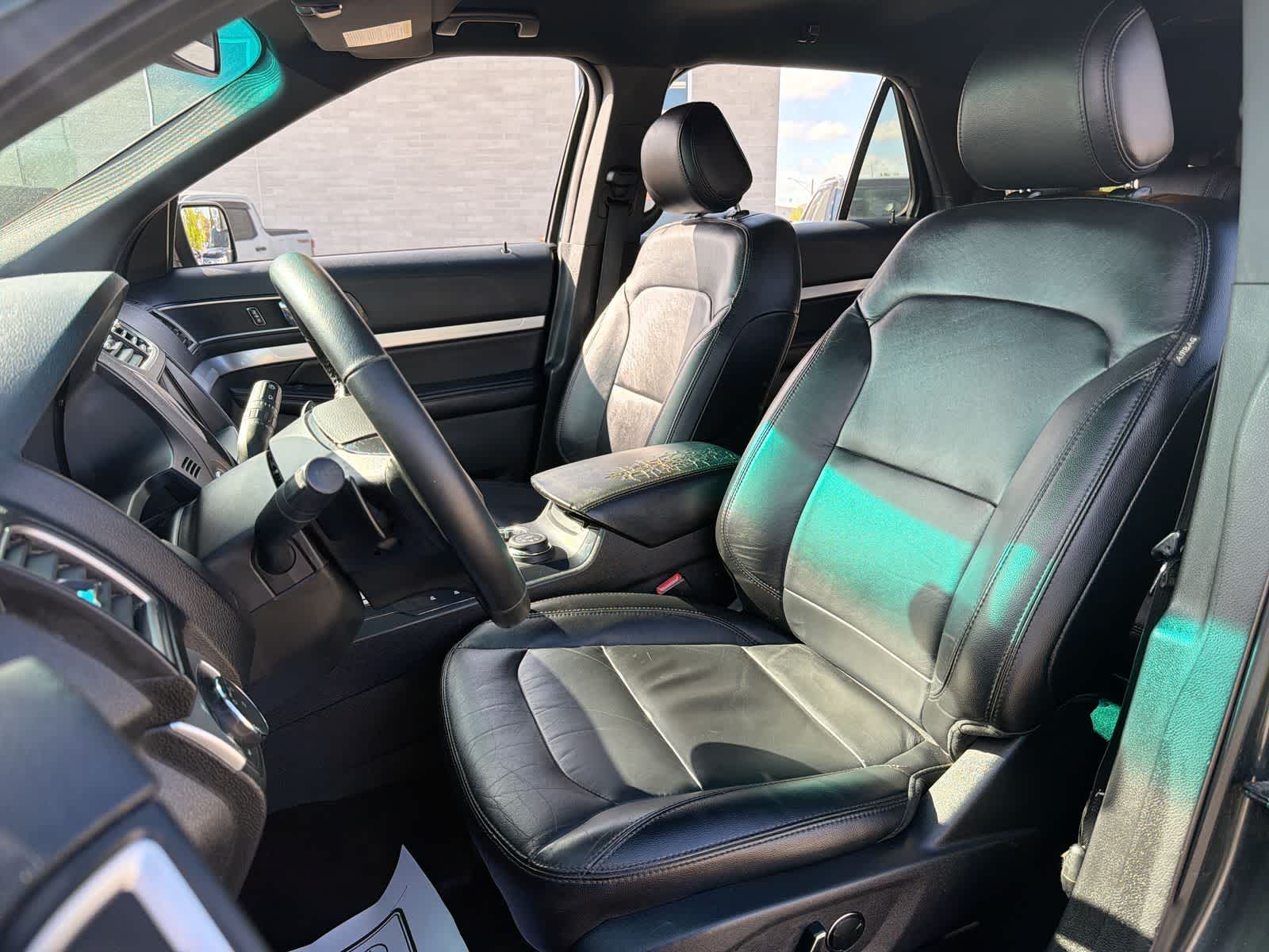 Thumbnail: 2016 Ford Explorer - 21