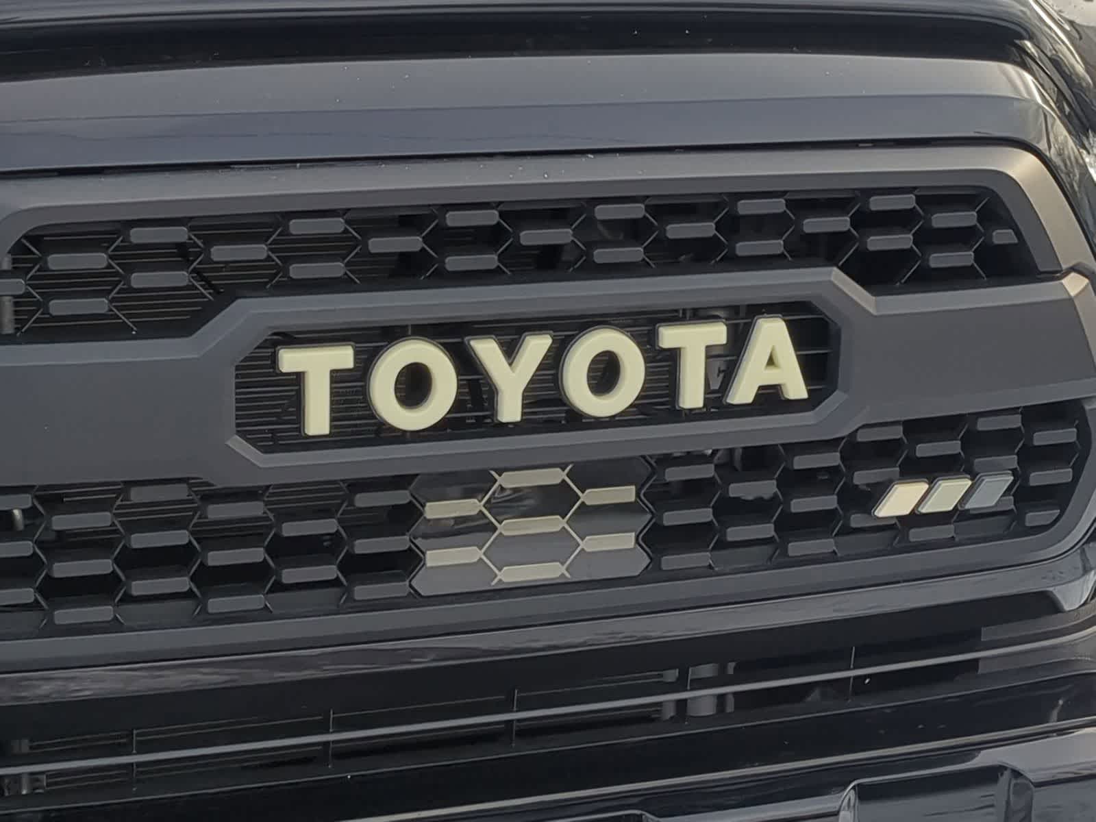 Thumbnail: 2023 Toyota Tacoma - 15