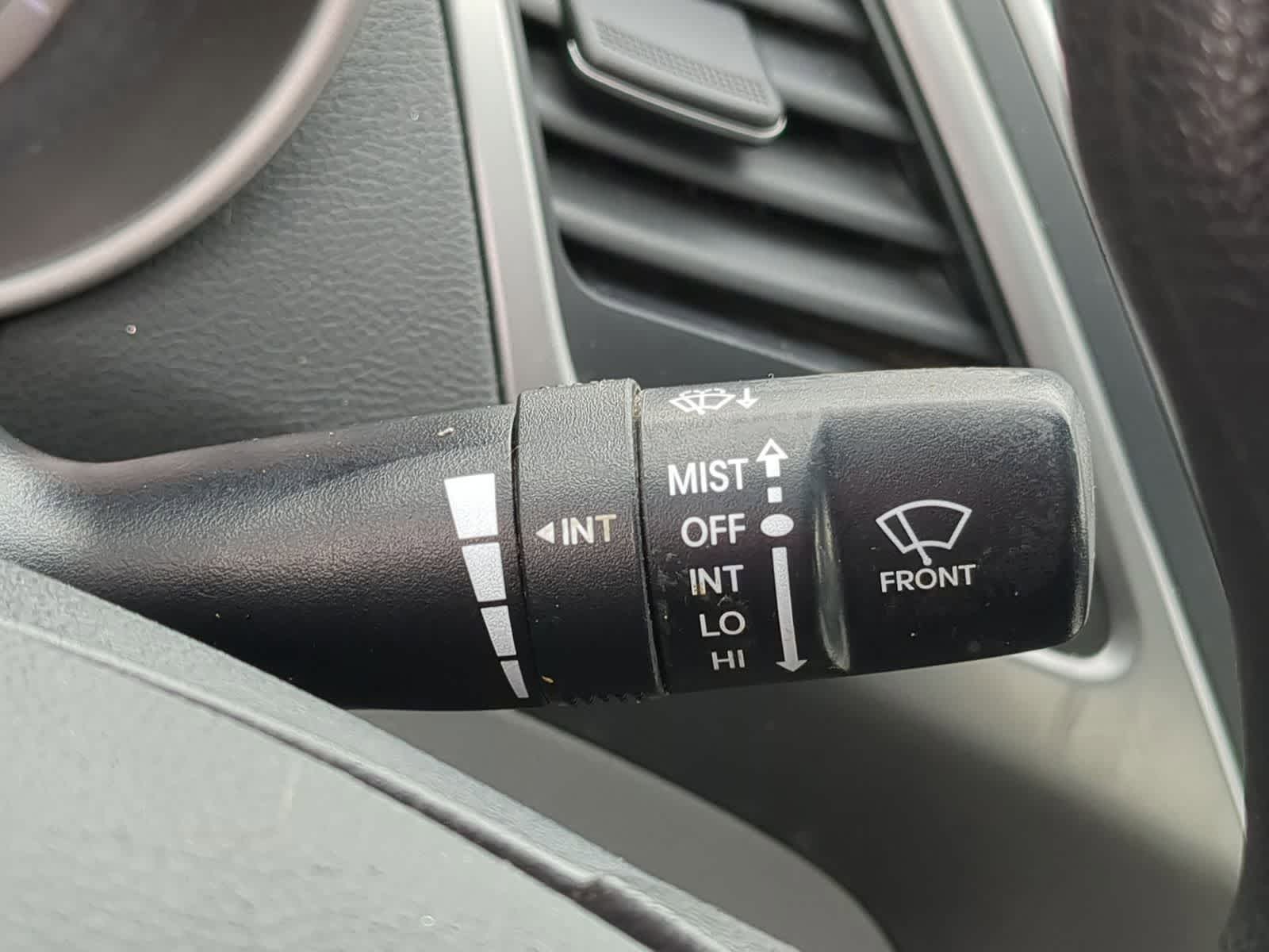 Thumbnail: 2015 Hyundai Elantra - 36