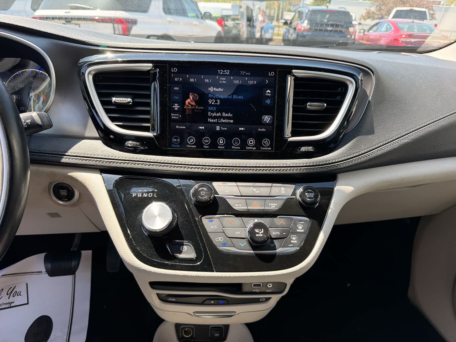 Thumbnail: 2018 Chrysler Pacifica - 28