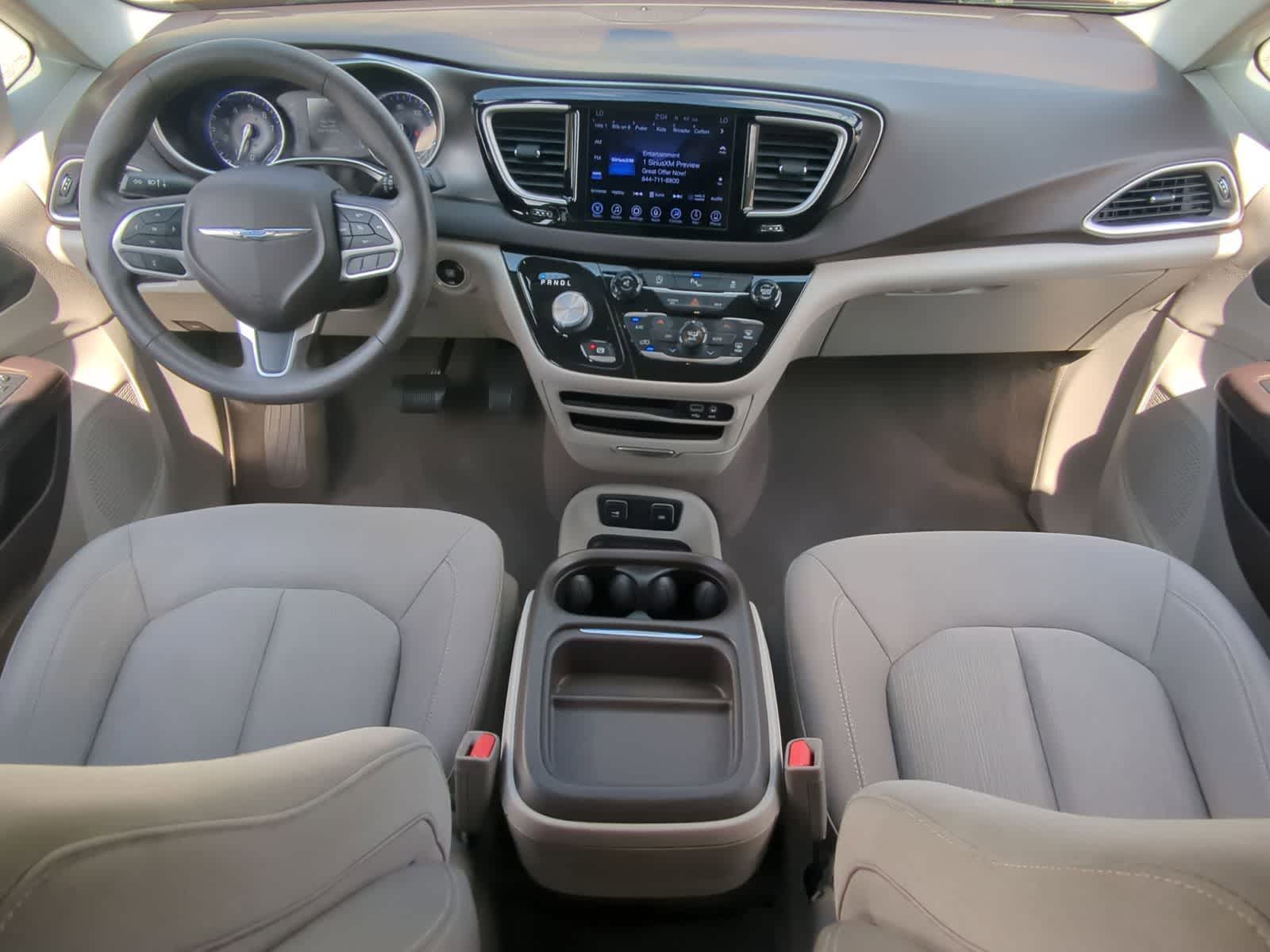 Thumbnail: 2017 Chrysler Pacifica - 20