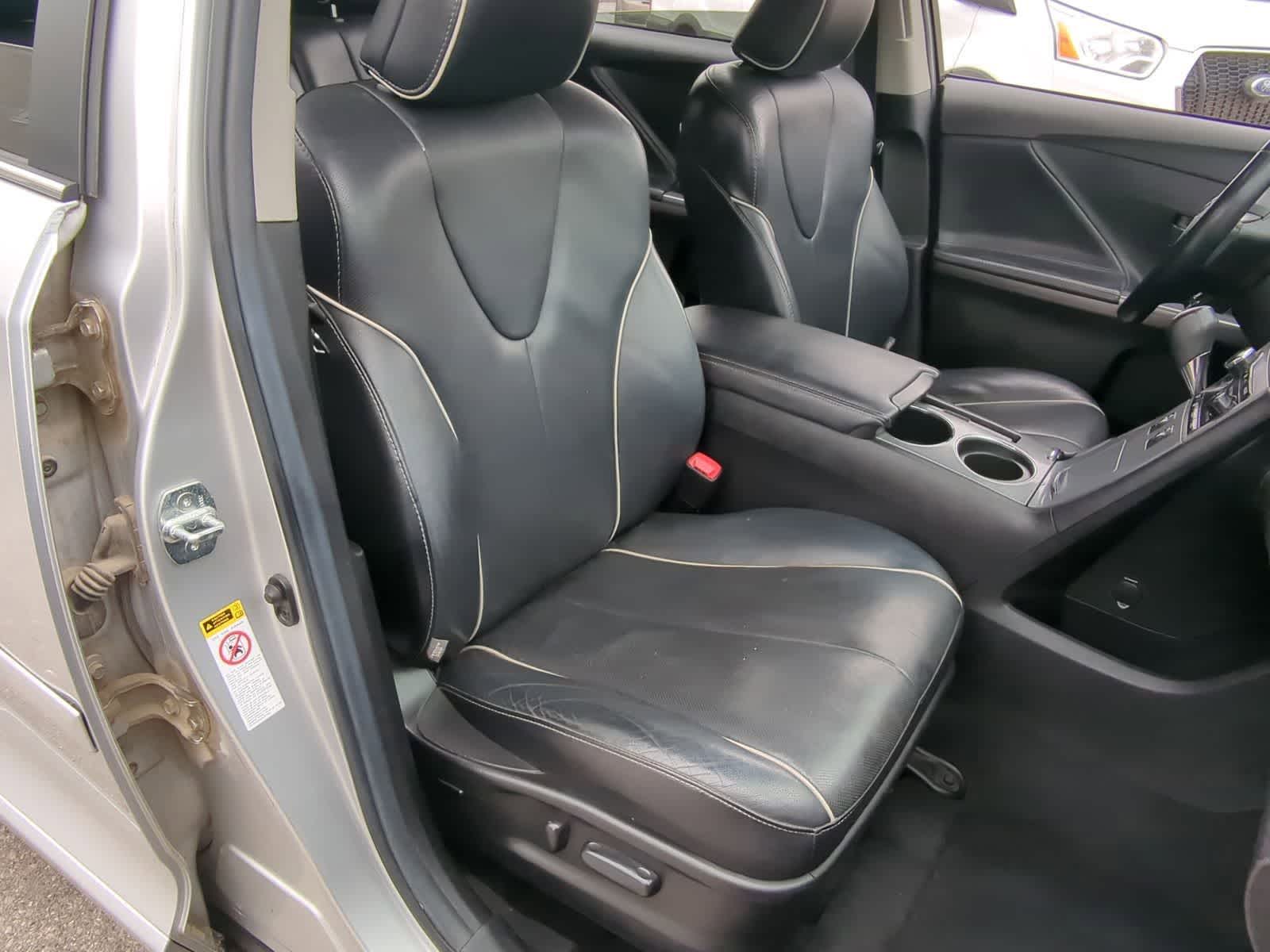 Thumbnail: 2014 Toyota Venza - 26