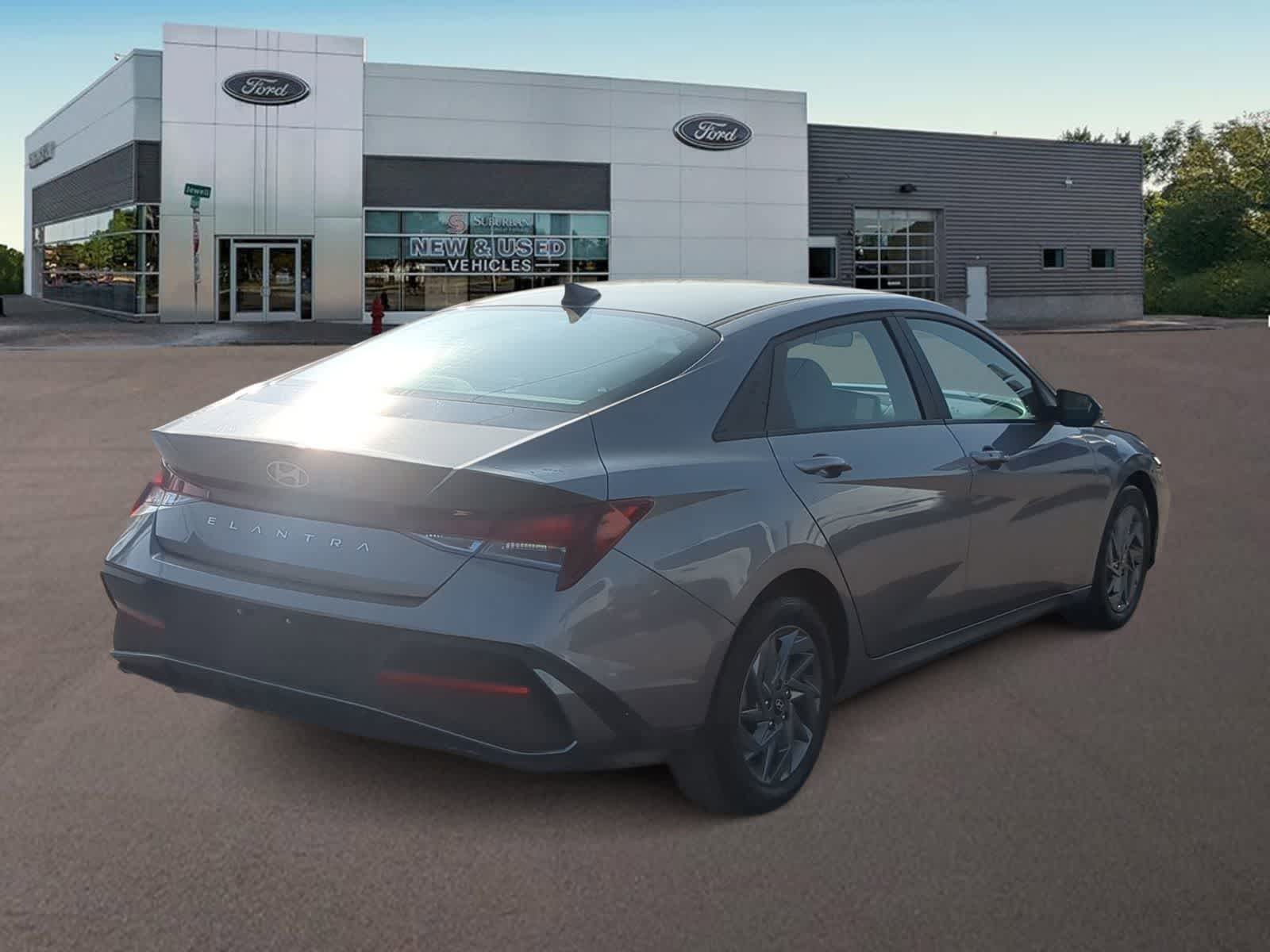 Thumbnail: 2024 Hyundai Elantra - 10