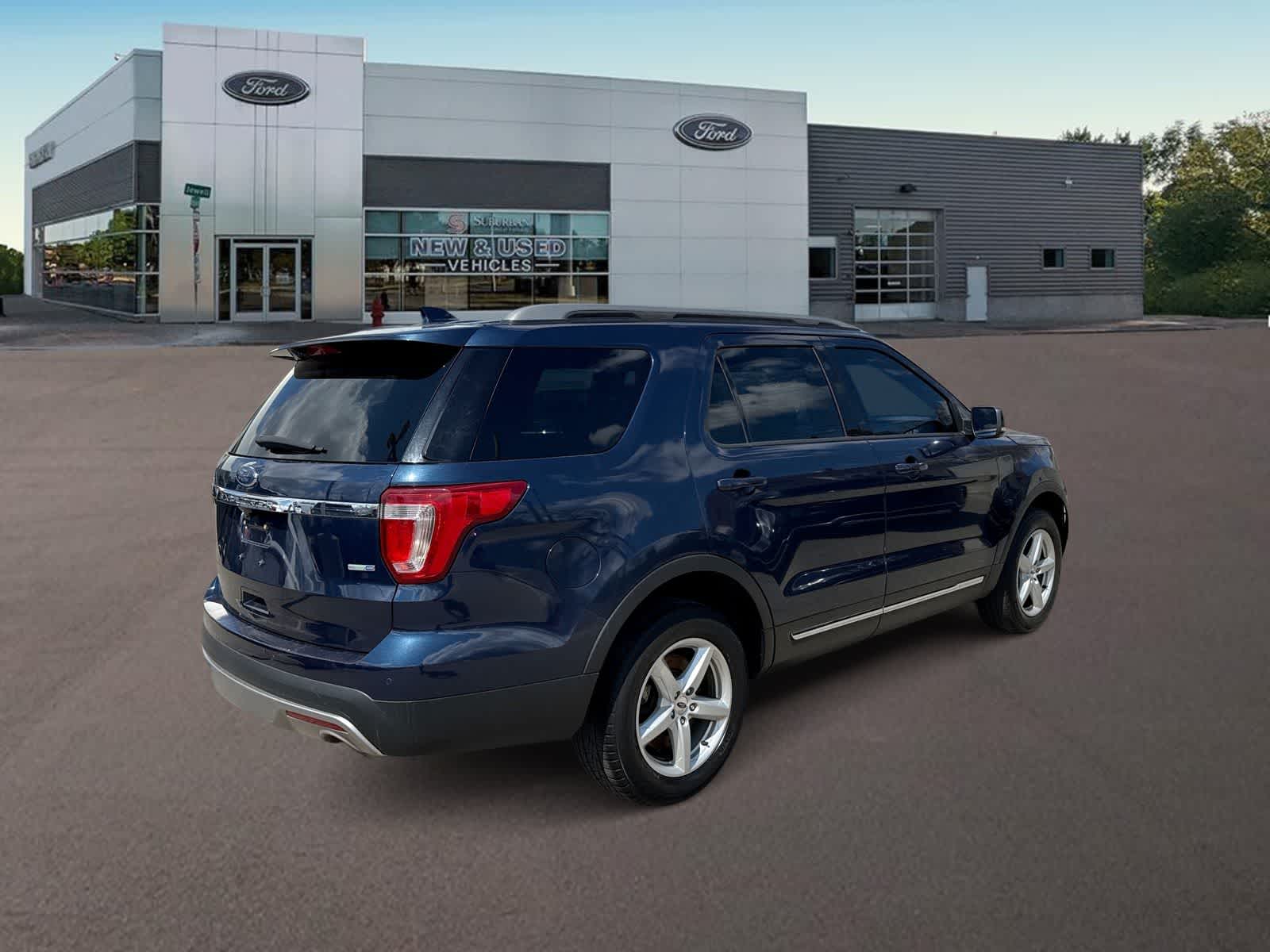 Thumbnail: 2017 Ford Explorer - 11