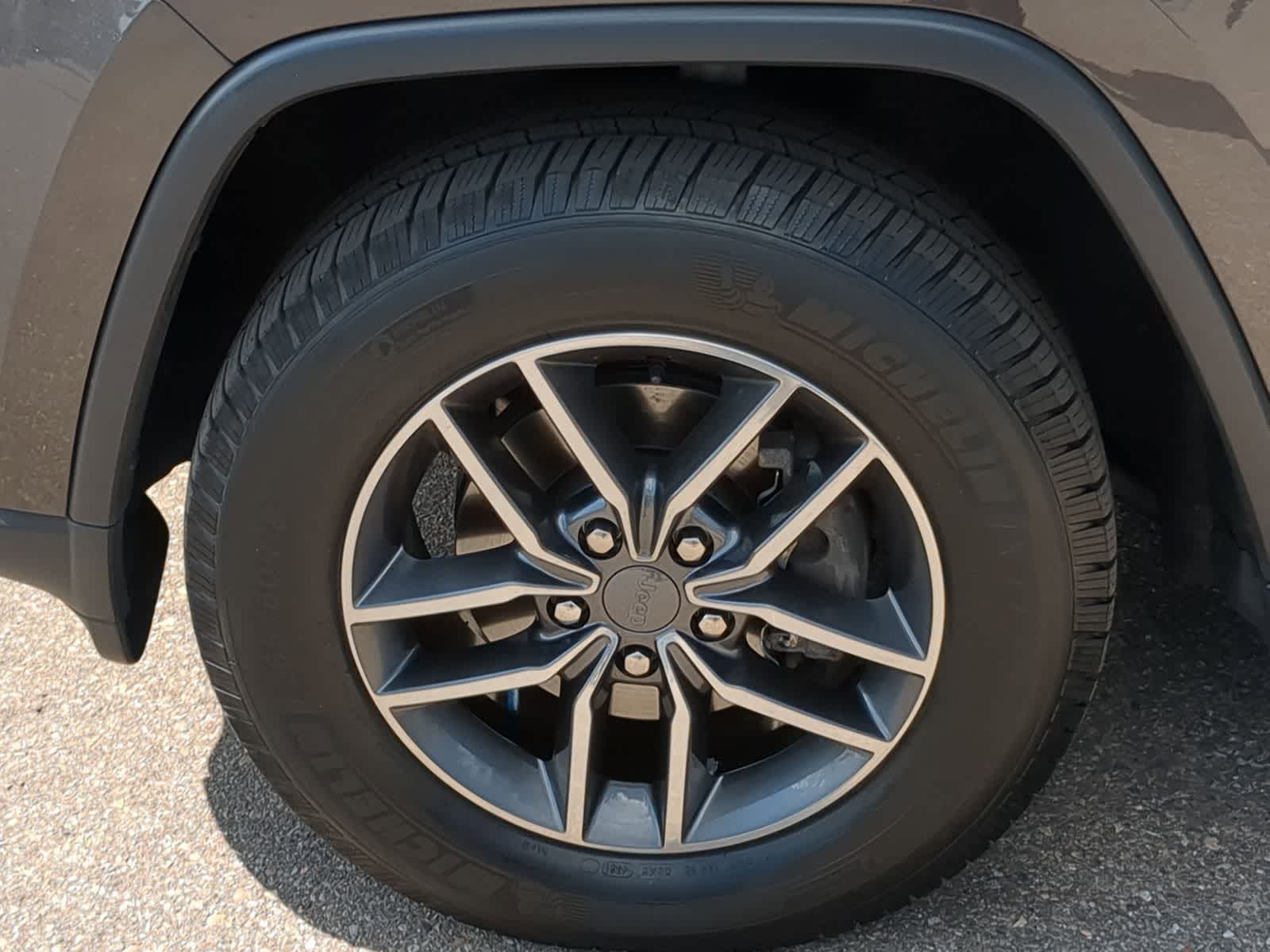Thumbnail: 2019 Jeep Grand Cherokee - 19