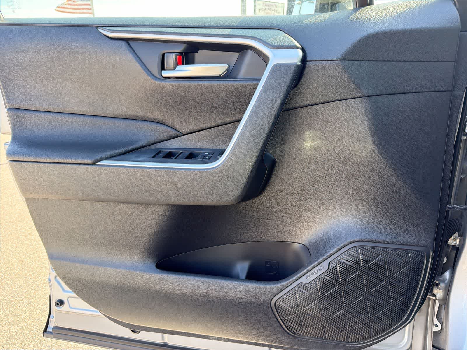 Thumbnail: 2019 Toyota RAV4 - 29