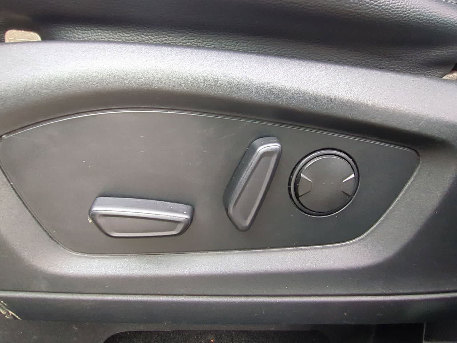 Thumbnail: 2020 Ford Explorer - 23