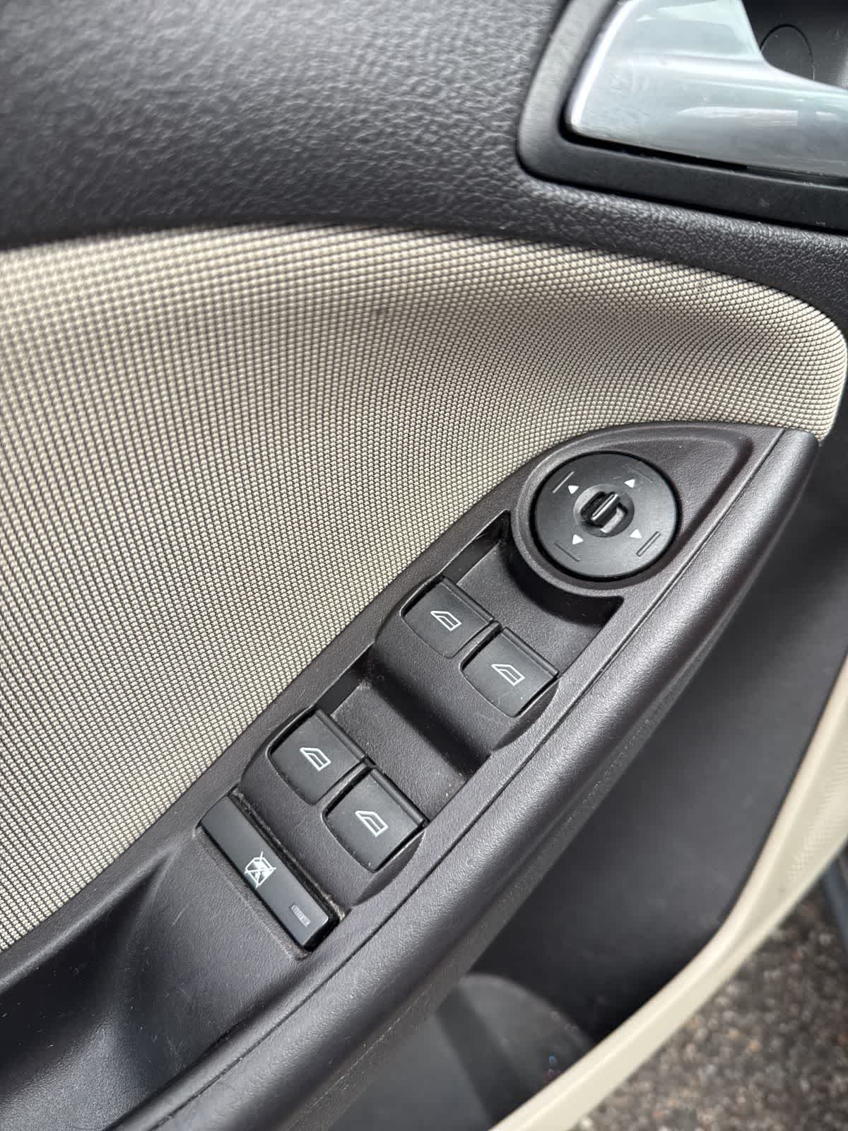 Thumbnail: 2013 Ford Focus - 10