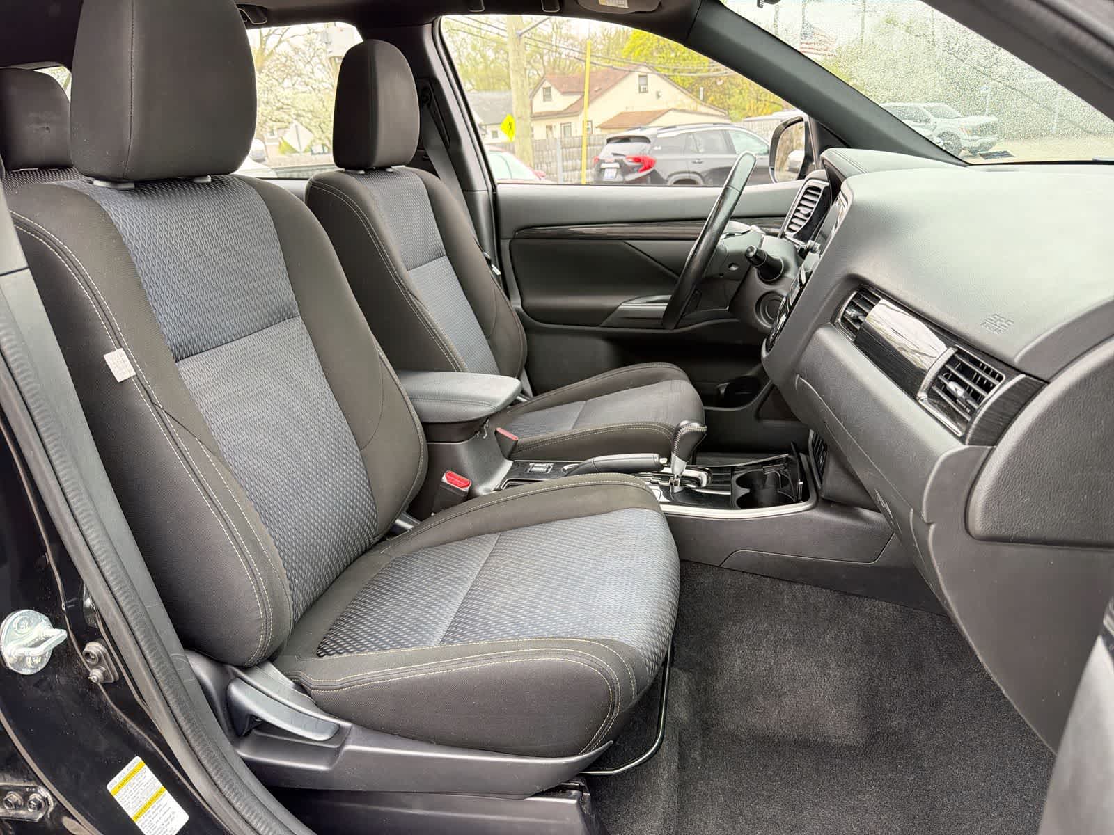 Thumbnail: 2018 Mitsubishi Outlander - 24